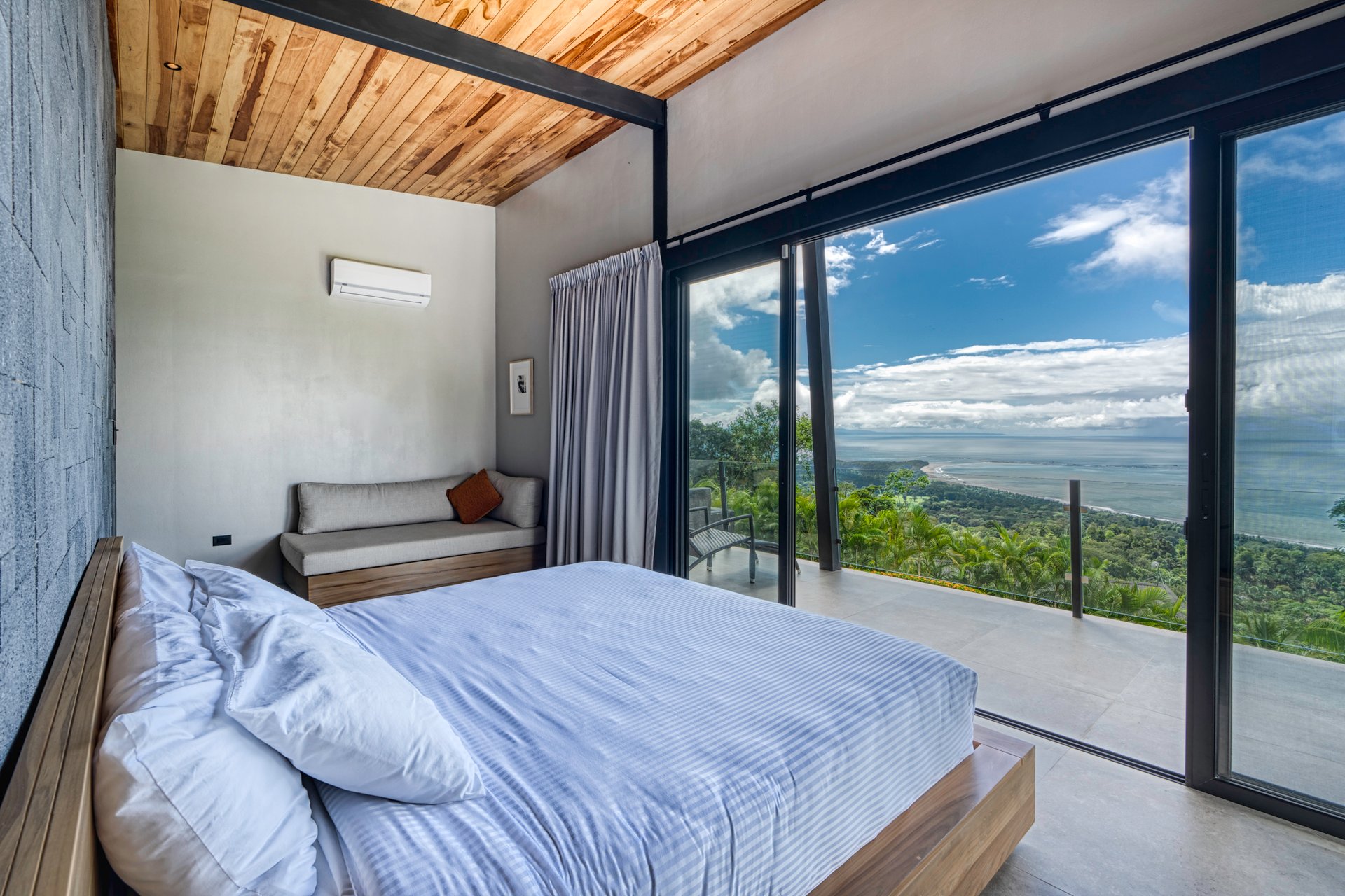 Hermosa Retreat Villa in the Heart of Costa Rica