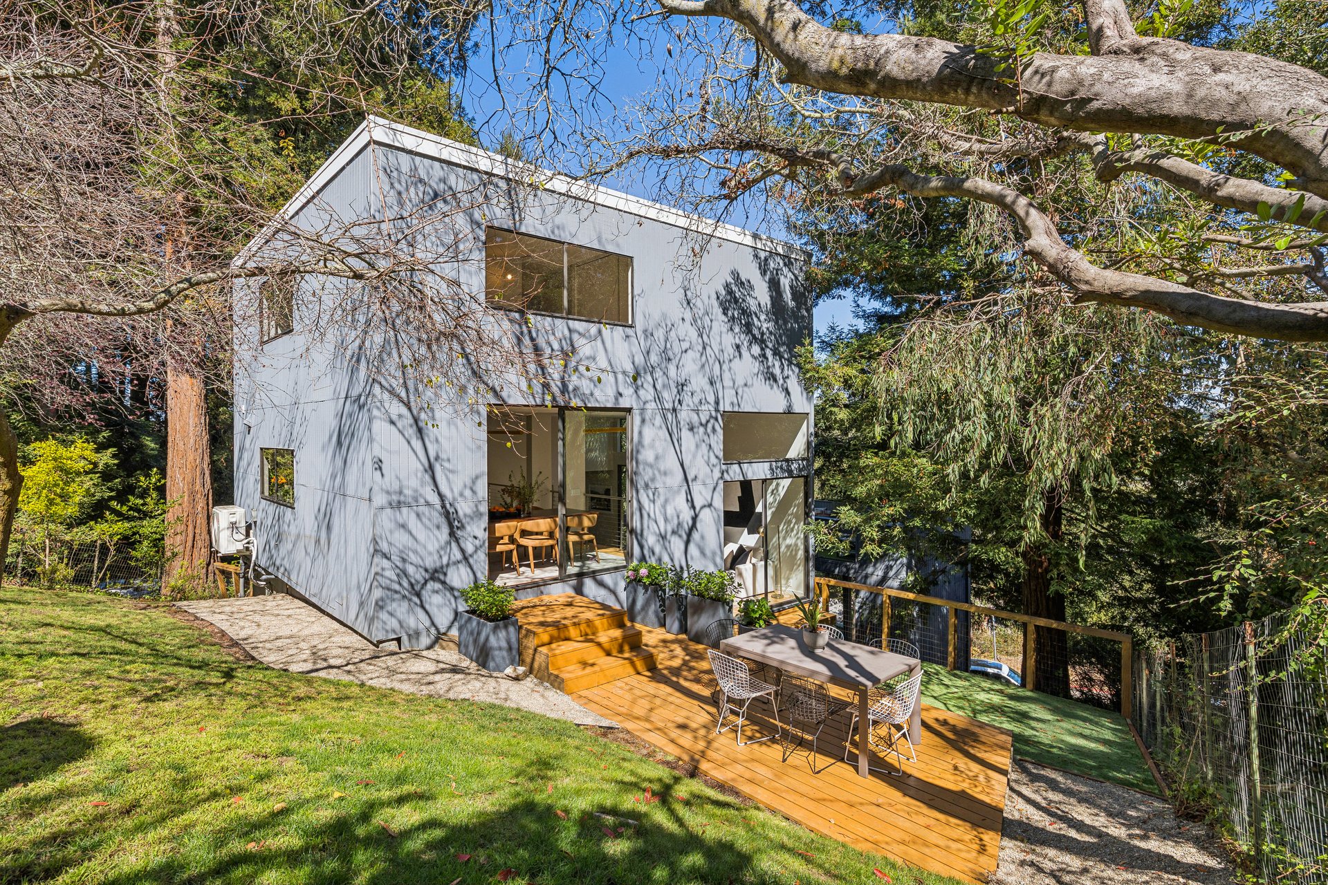 Contemporary Berkeley Hills Treehouse
