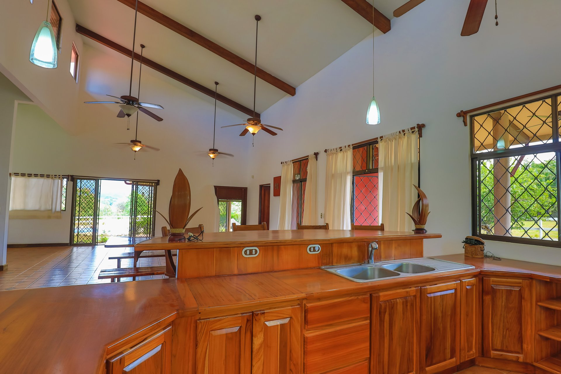 Hacienda-Style Retreat For Sale in Naranjito