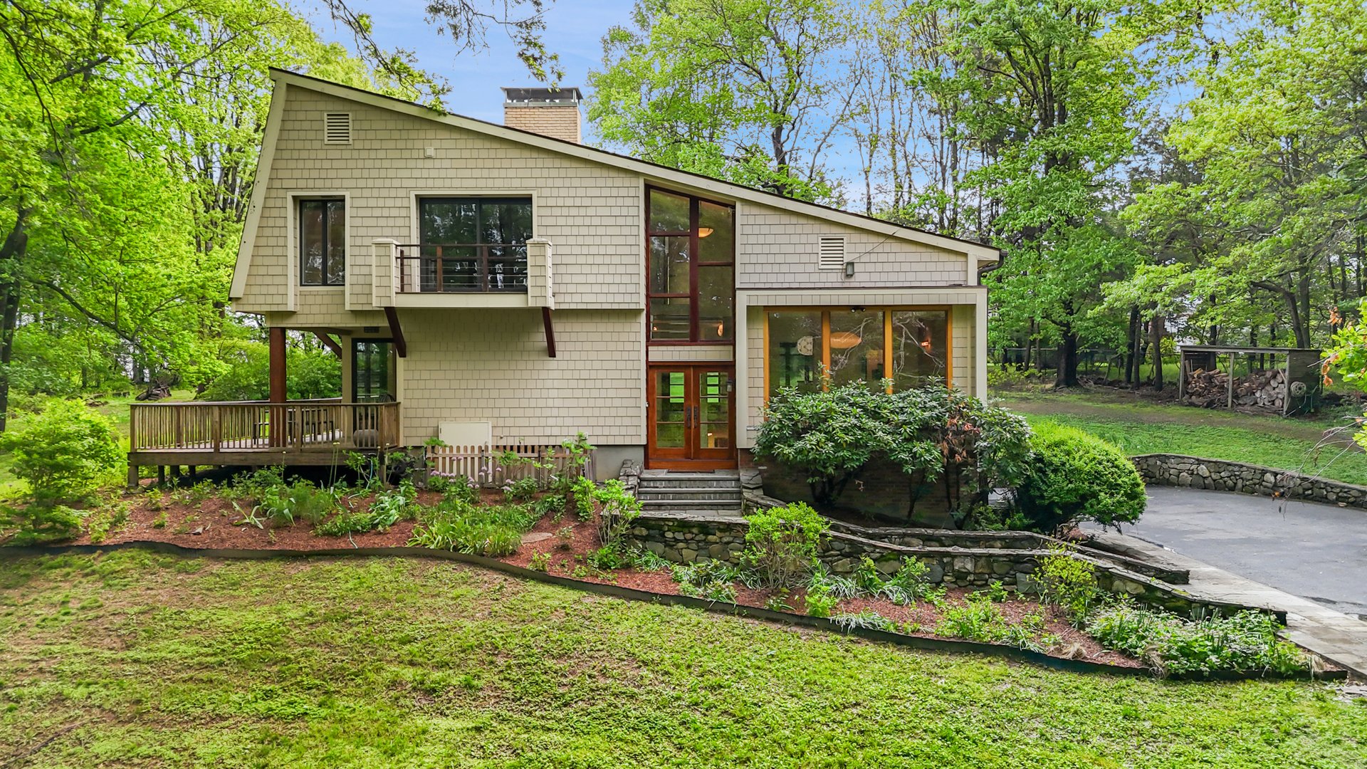 25 Moseman Avenue