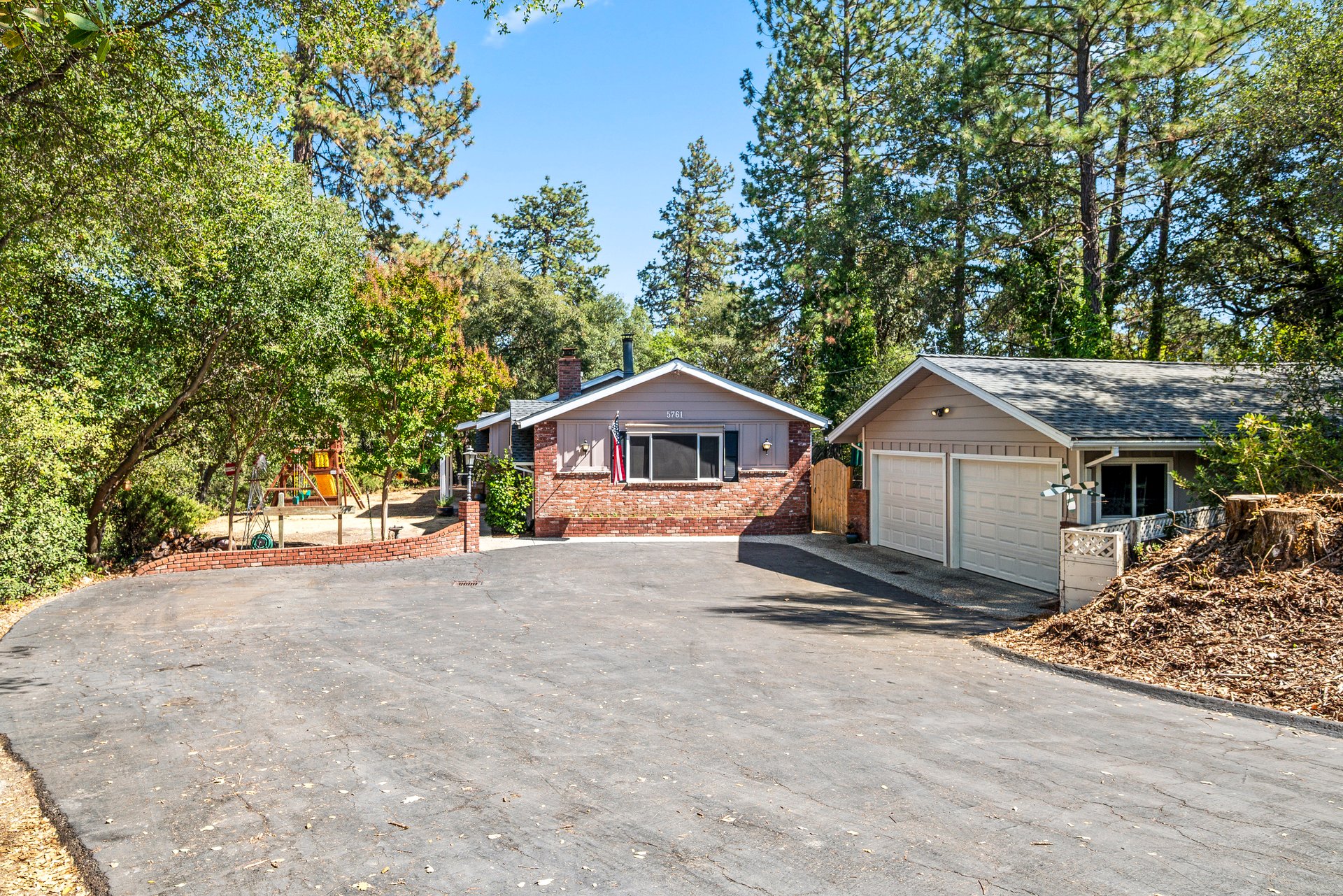 5761 Forest Lake Rd,