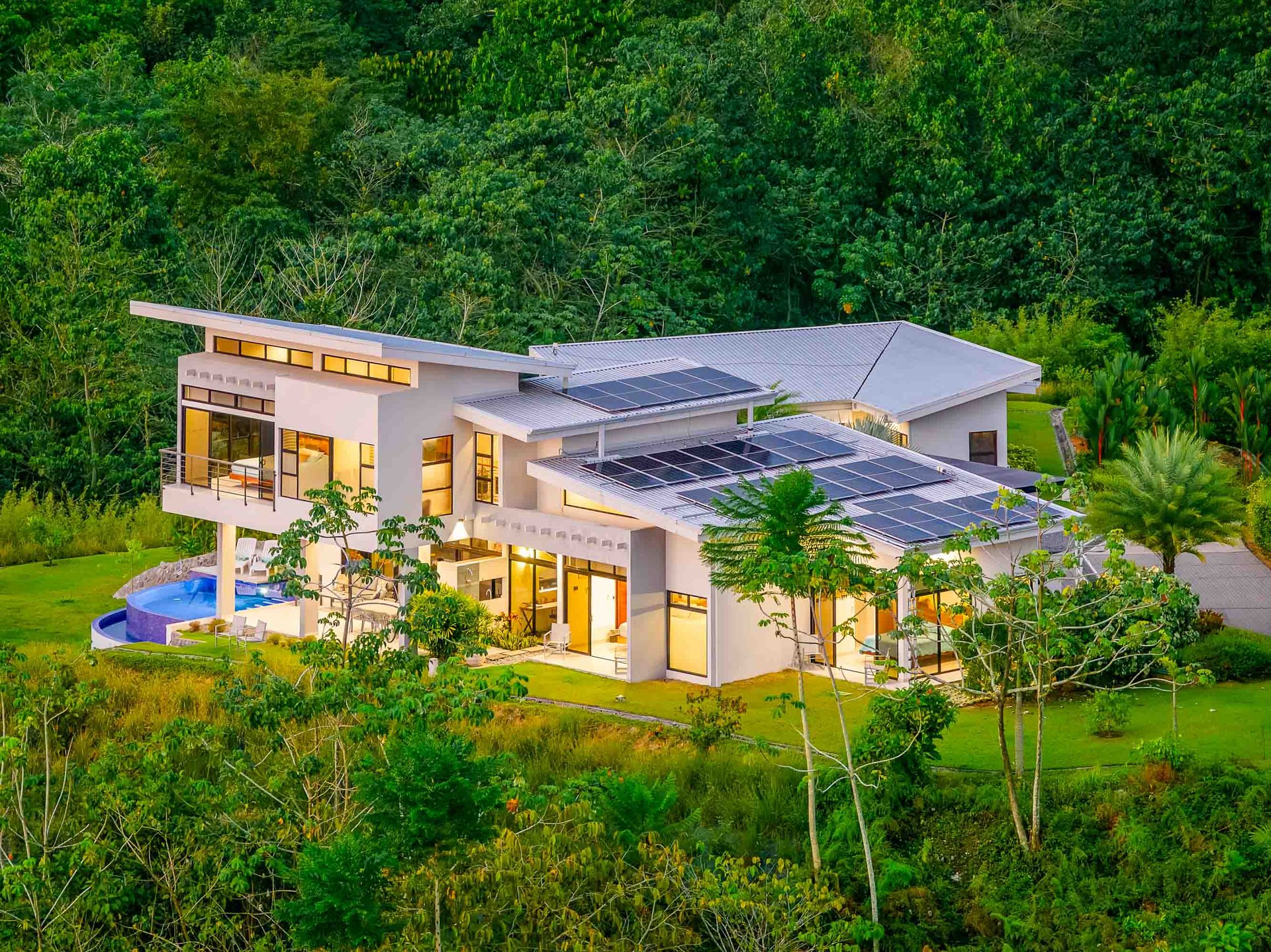 Guest House and Infinity Pool Ocean View Luxury Estate