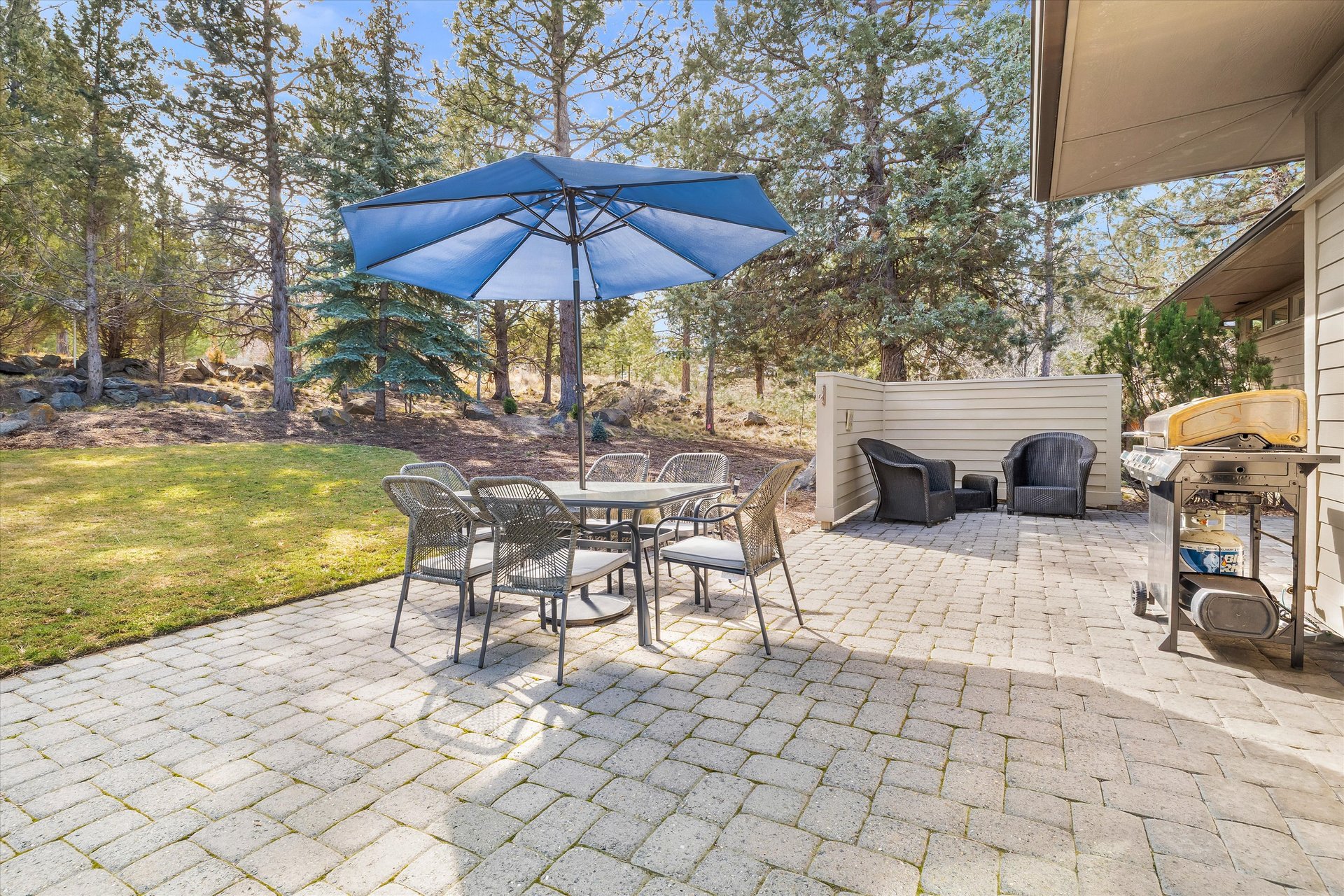2589 NW Champion Circle