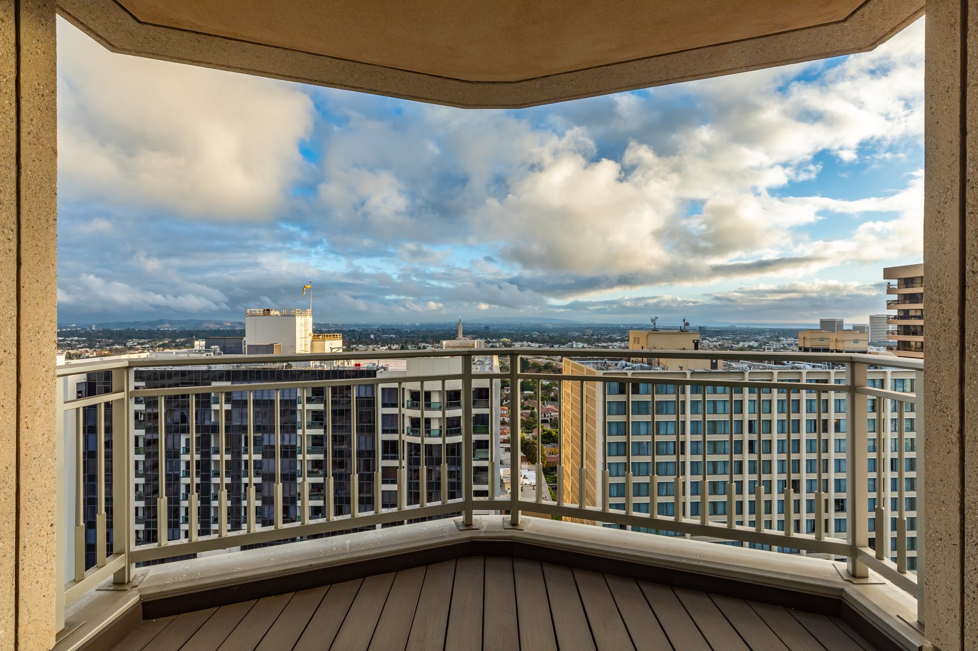 10727 Wilshire Blvd Unit: 1805, Wilshire Corridor