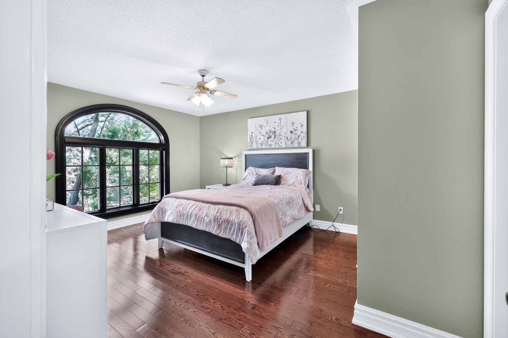324 Oakridge Court, Oakville