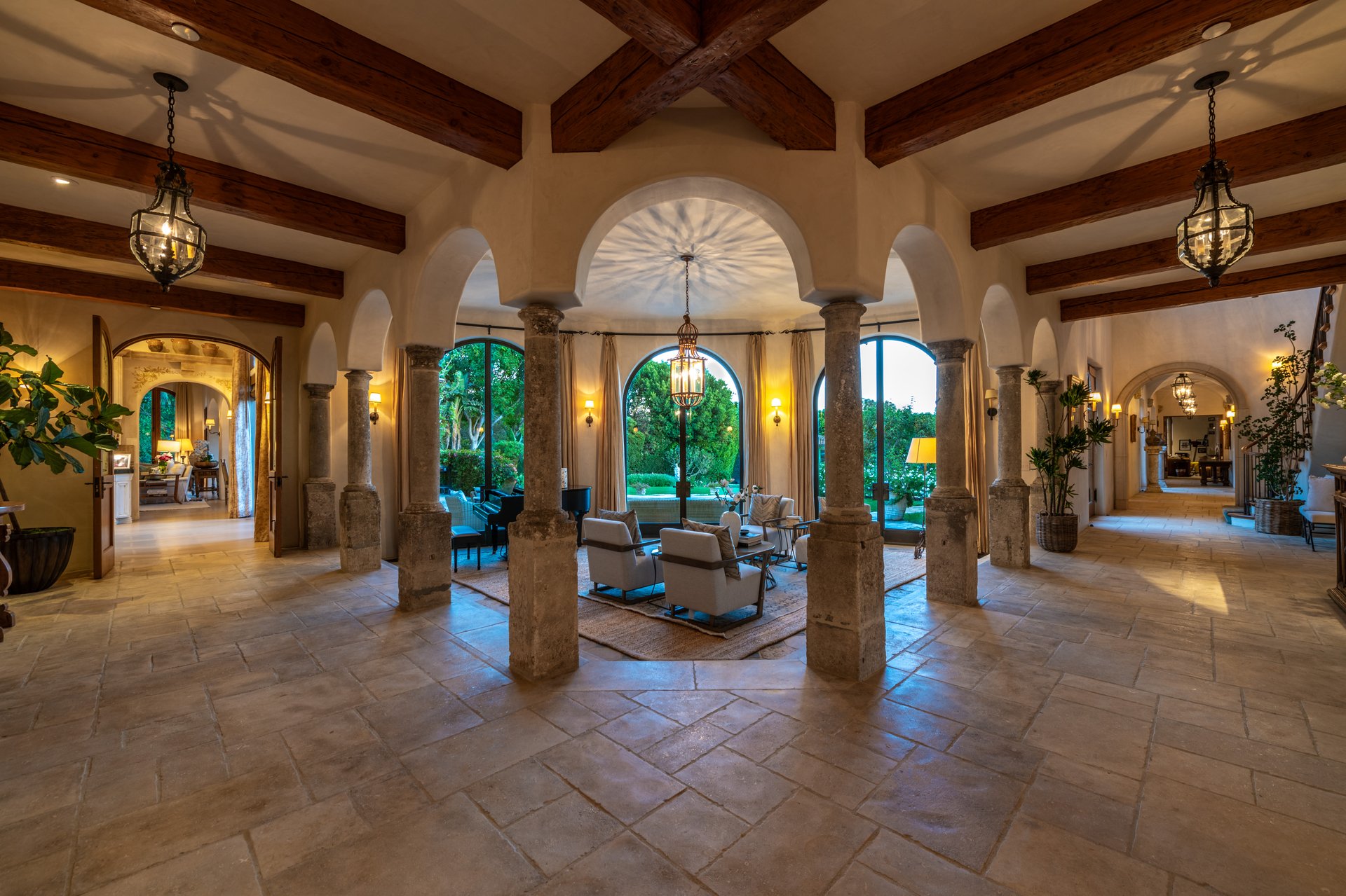 1550 Amalfi DR