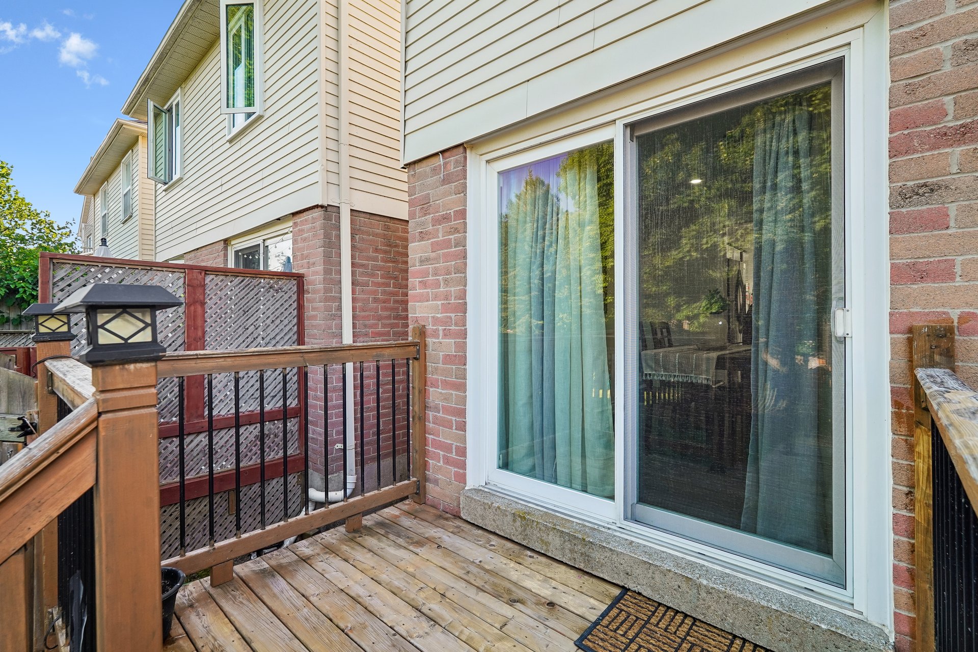 Move-in ready in the heart of Glen Abbey
