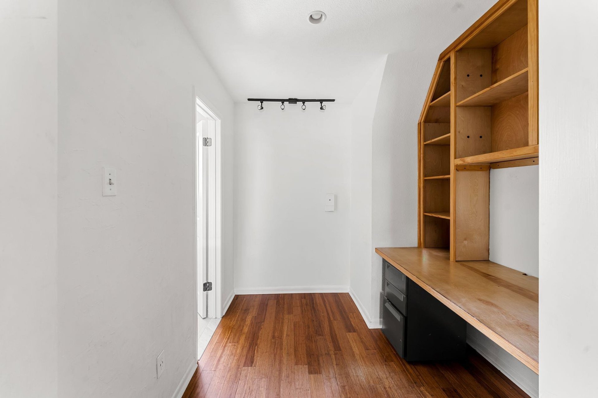 10634 Glass Mountain Trail