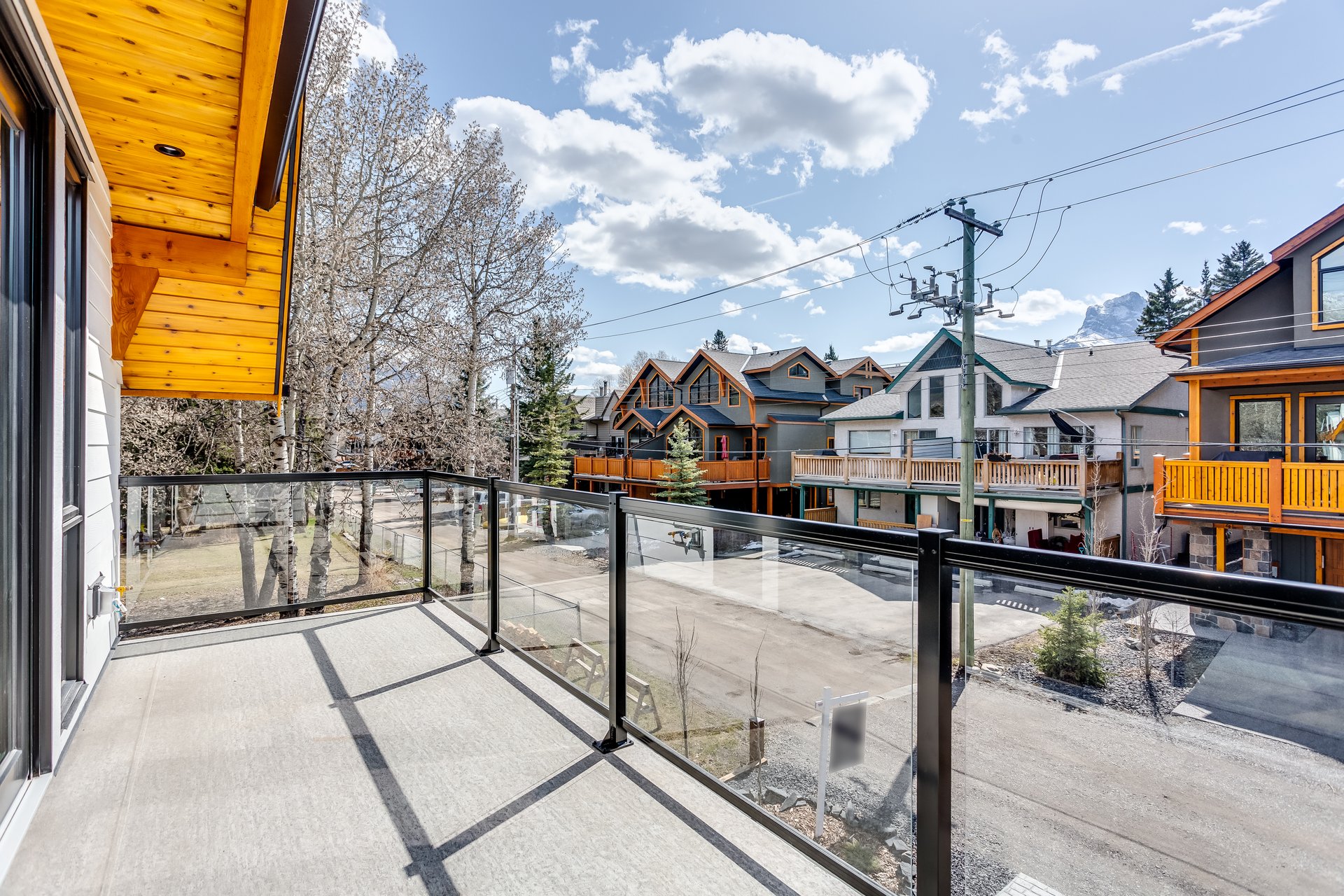 2(SE) - 833 6th Street