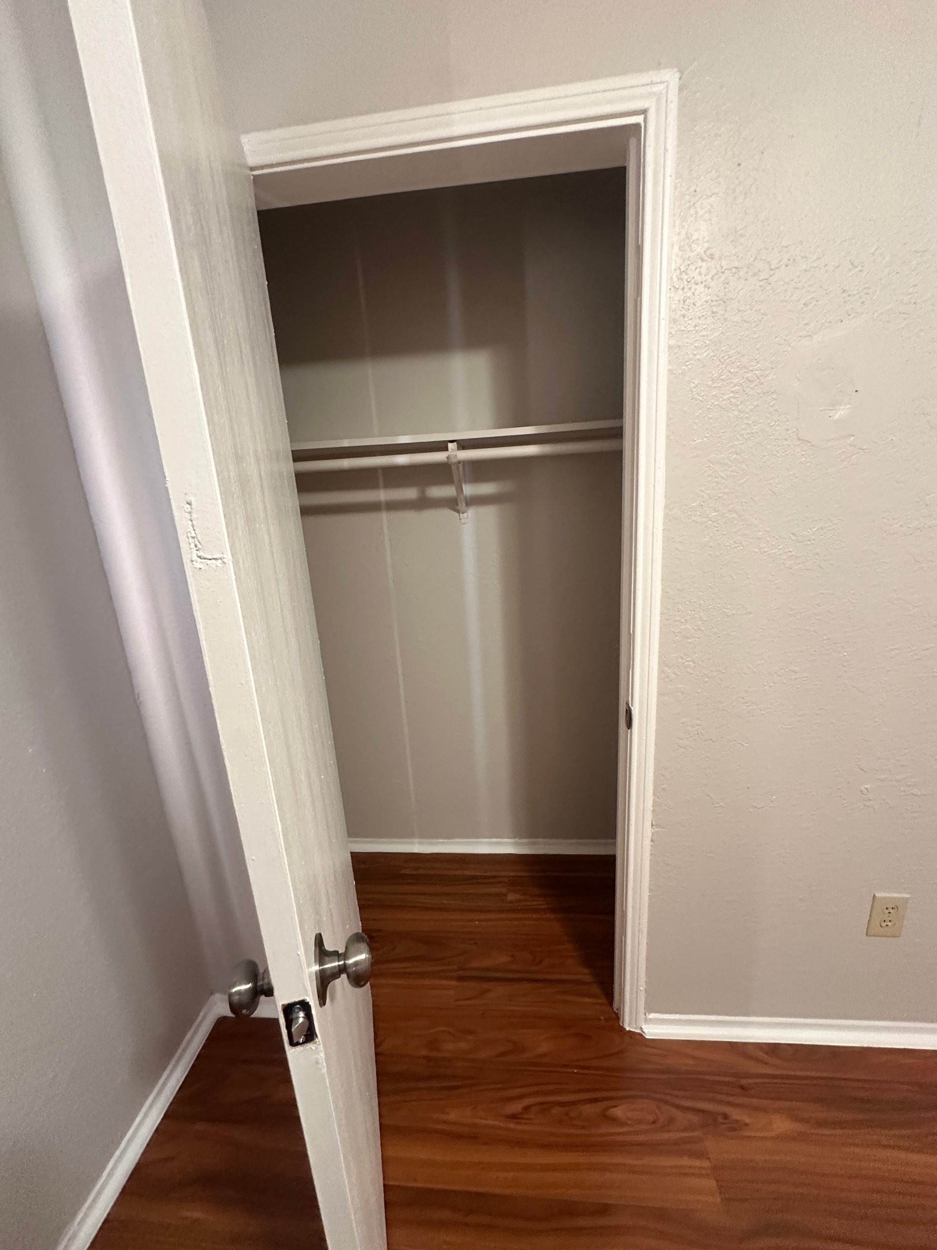 806 E Standifer