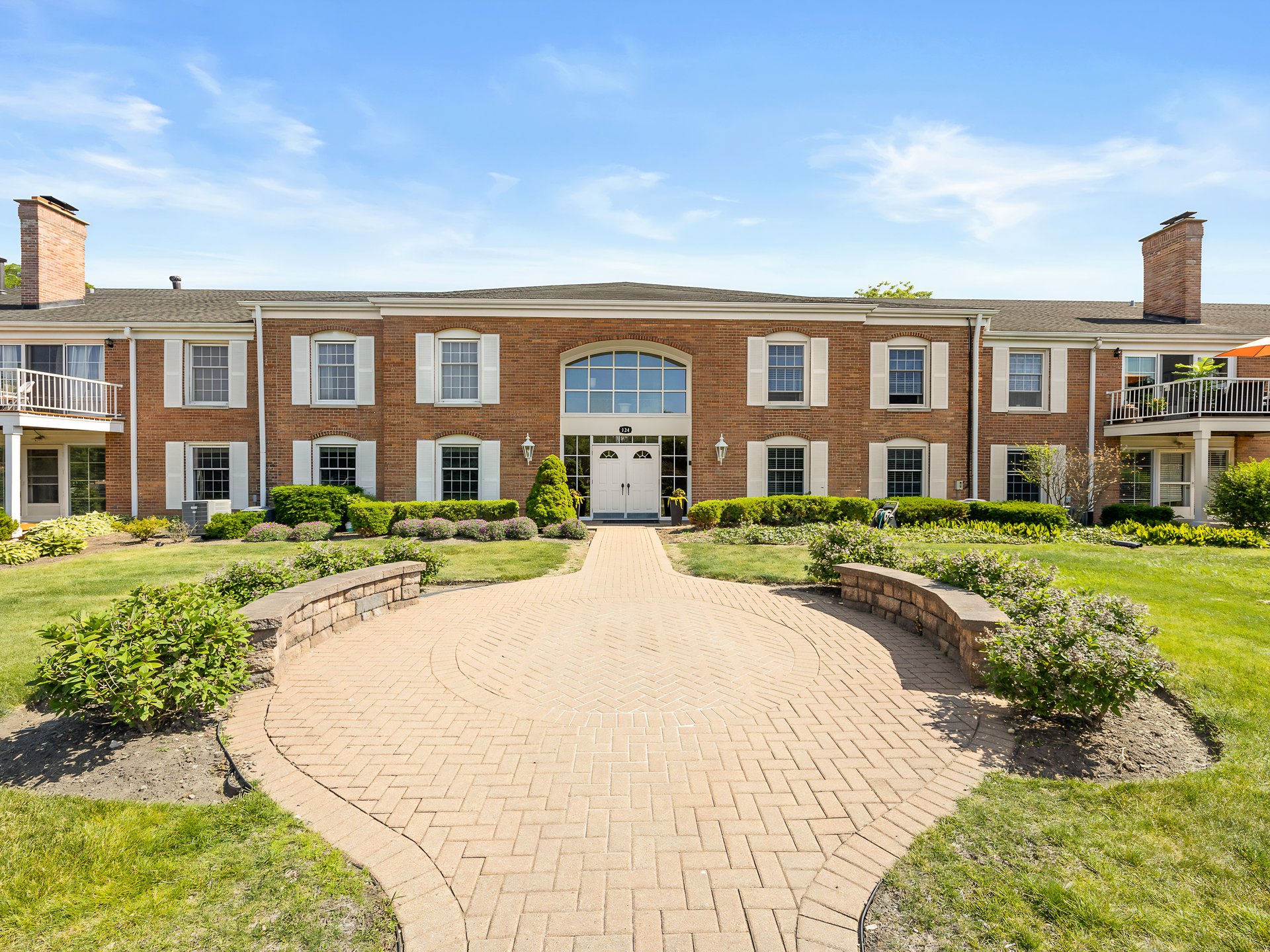 124 Carriage Way Drive Unit: B109