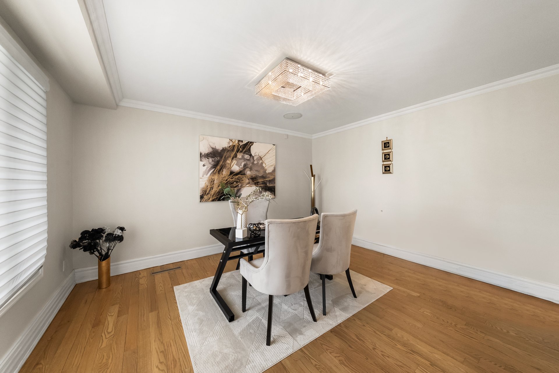 2154 Oneida Cres