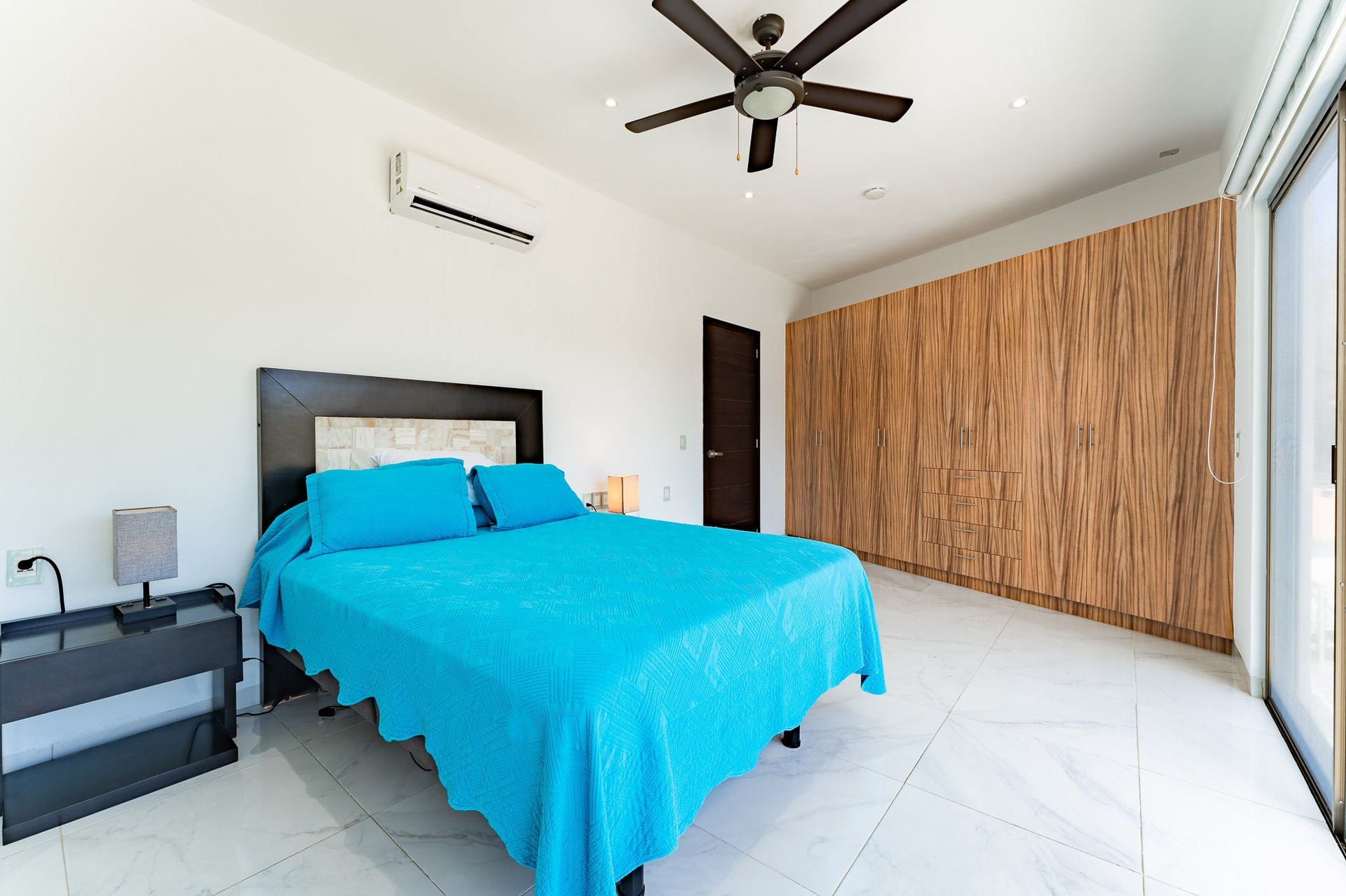 5 bedrooms, Single Family Homes, Villa de Caballos