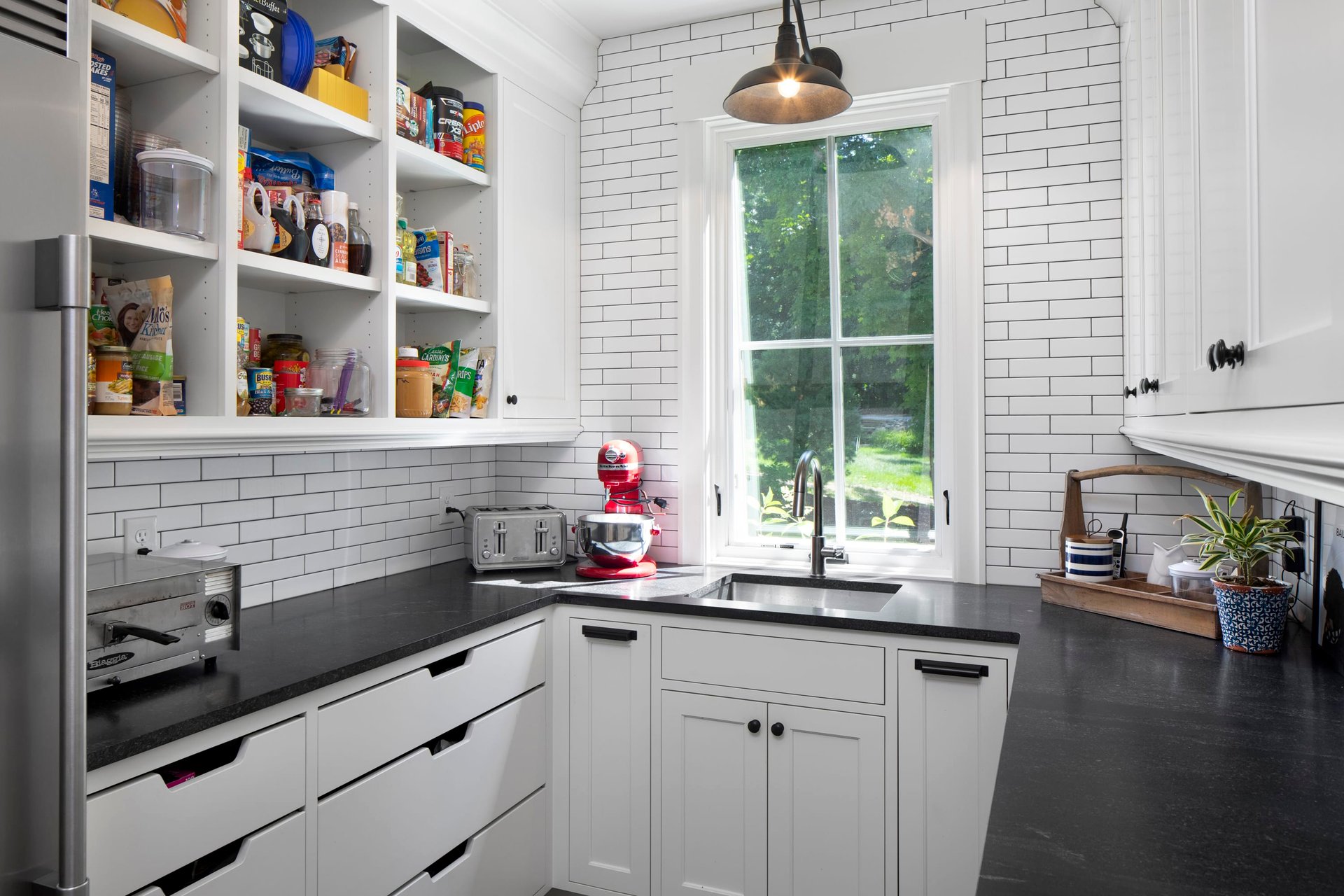 4693 Vine Hill Road | Deephaven