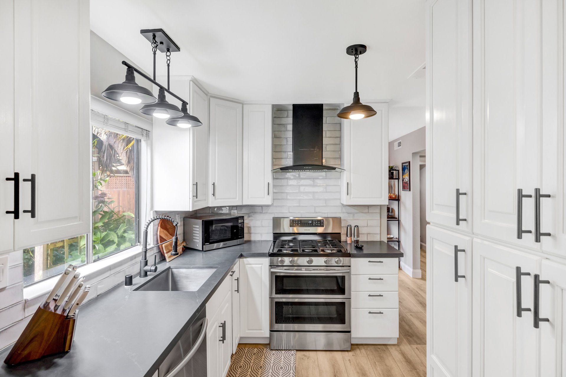 Charming Updated Townhouse Near the Ocean