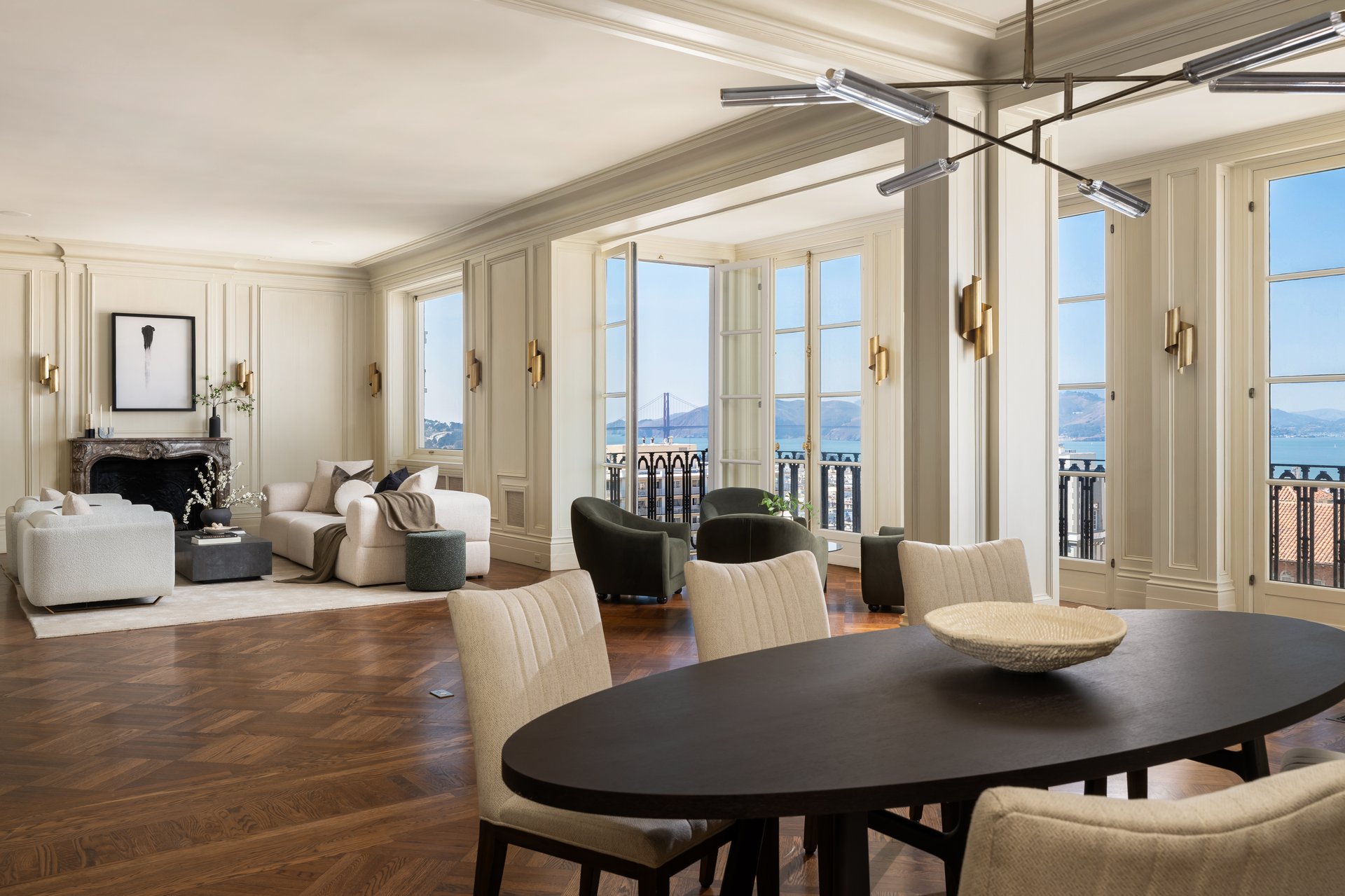 Majestic Pacific Heights View Apartment