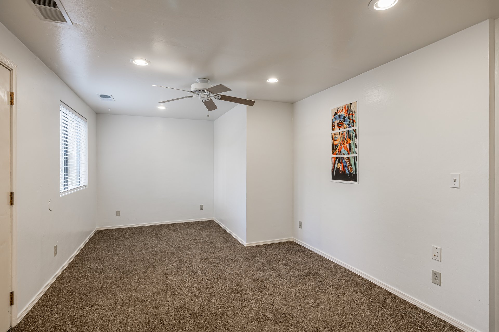 4611 Hillwood Dr