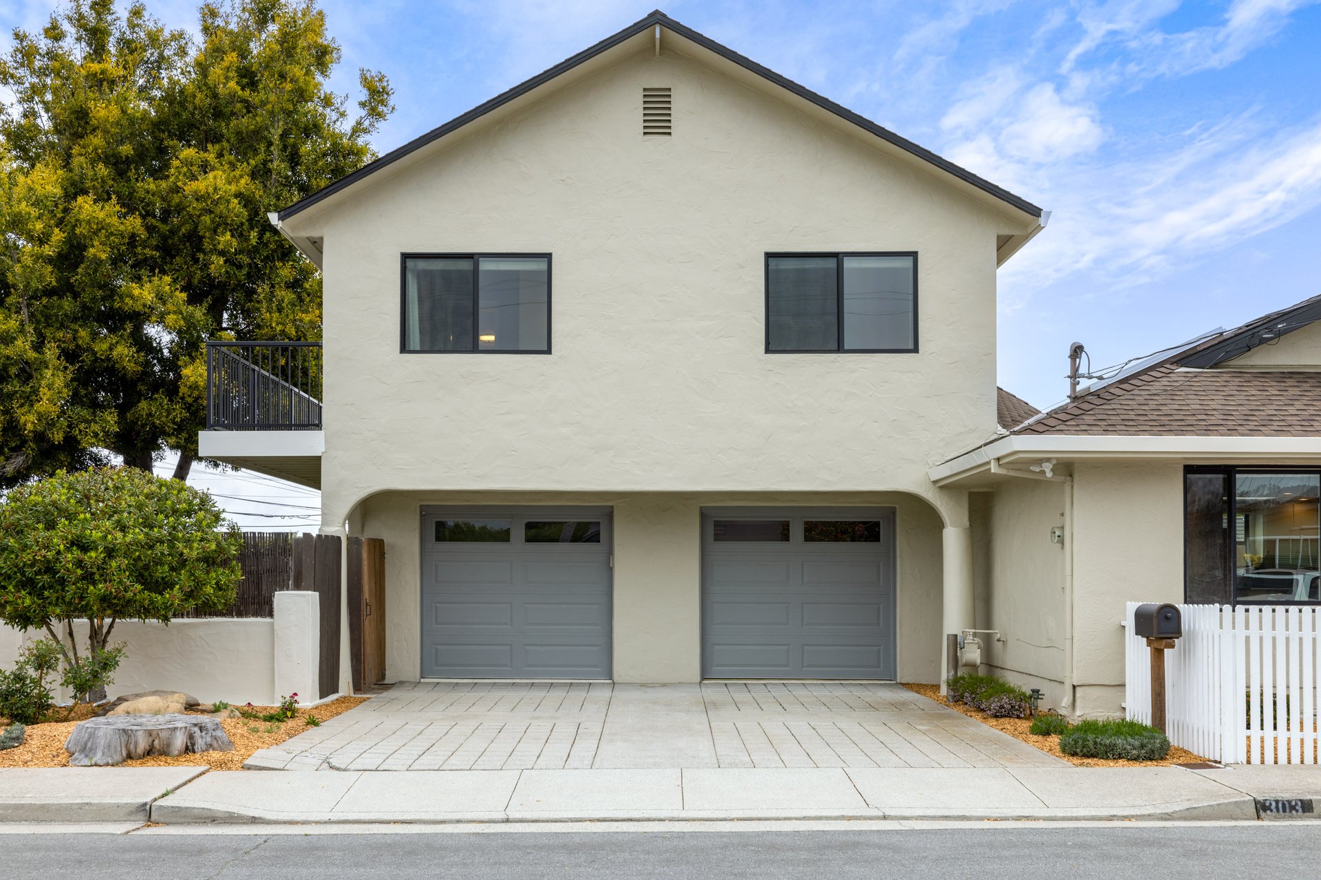 Monterey Sunbelt Living - 303 Del Robles Ave