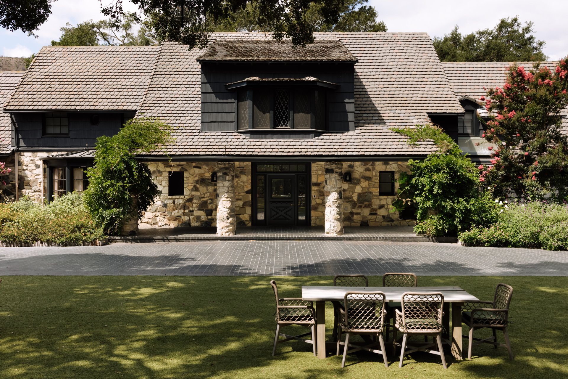 3100 Mandeville Canyon Rd