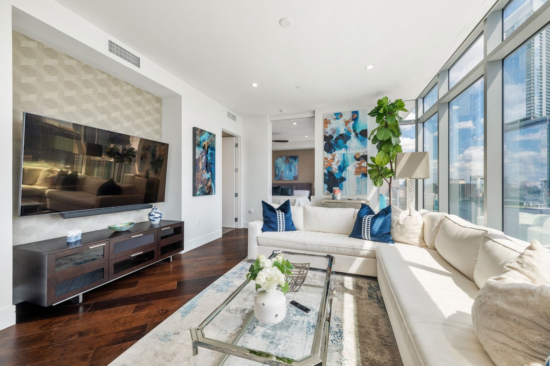 501 West Ave #2301
