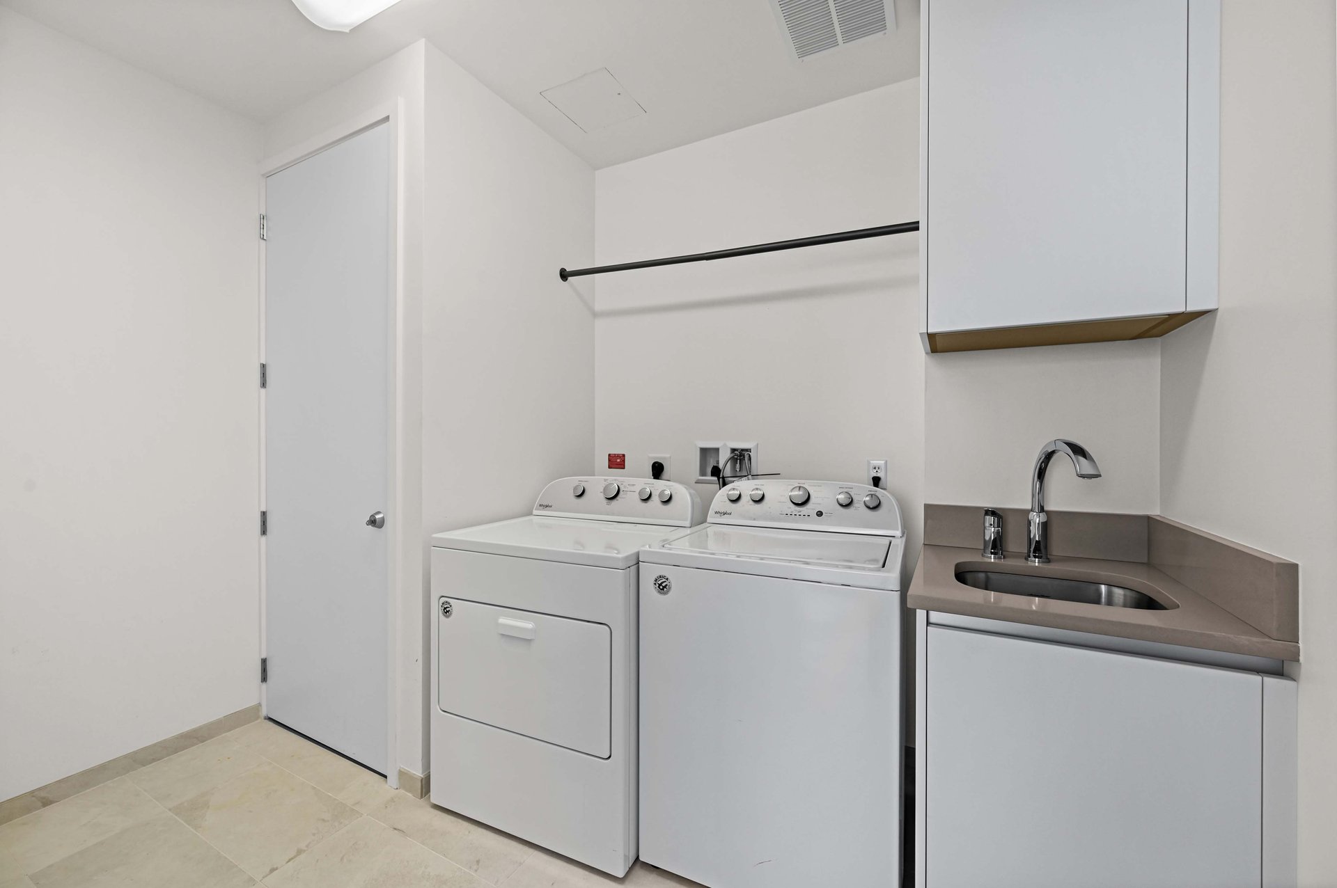 501 West Ave #3201 