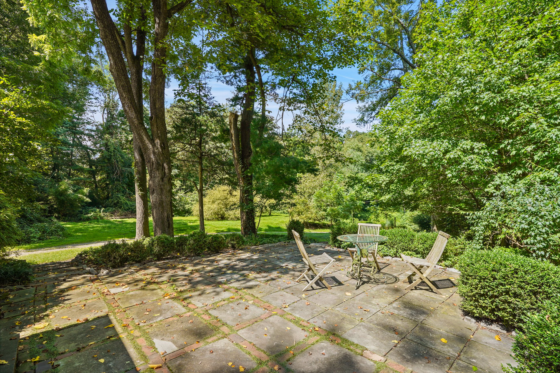382 Bedford Center