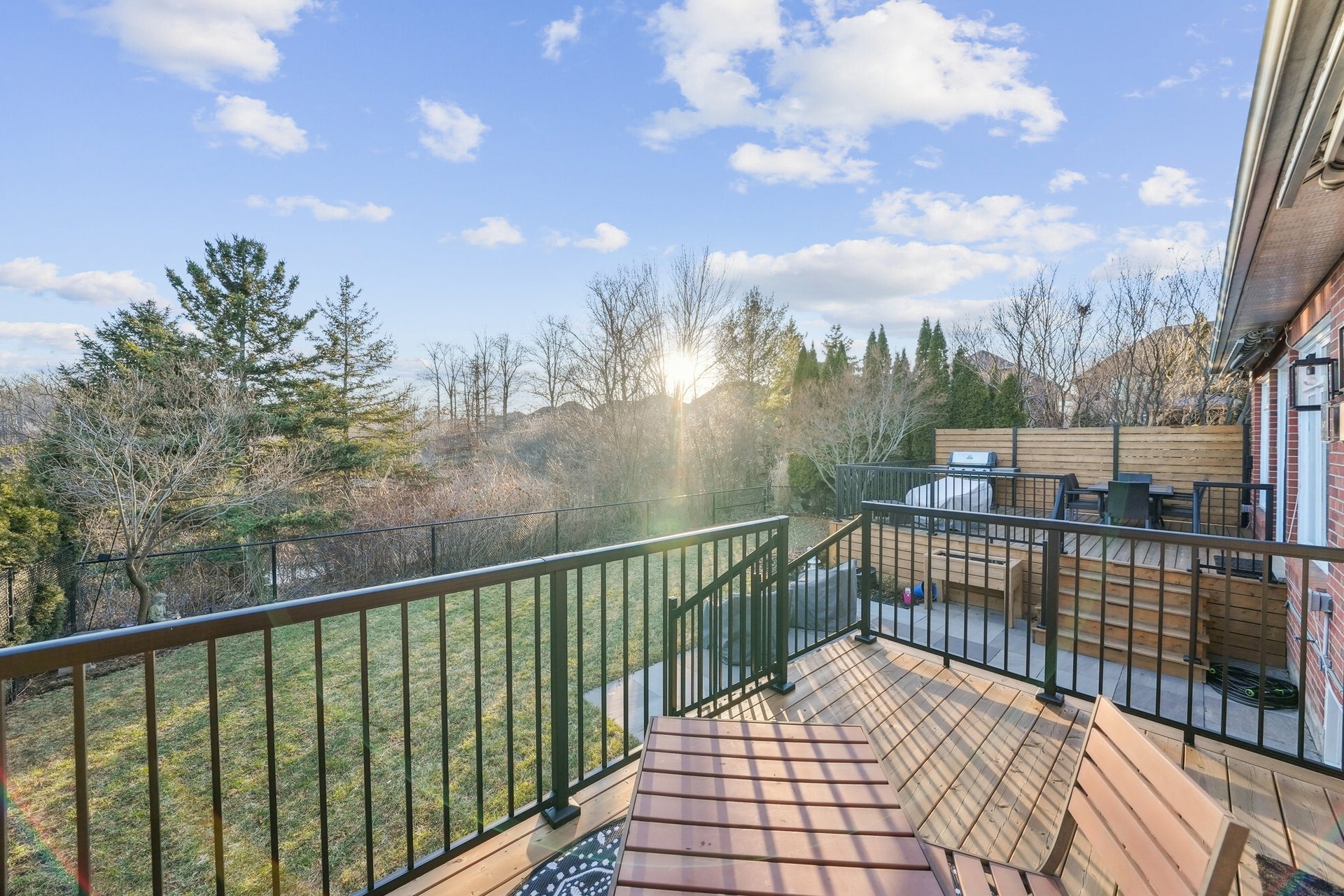Beautiful Bungalow Backing on Ravine & Pond!