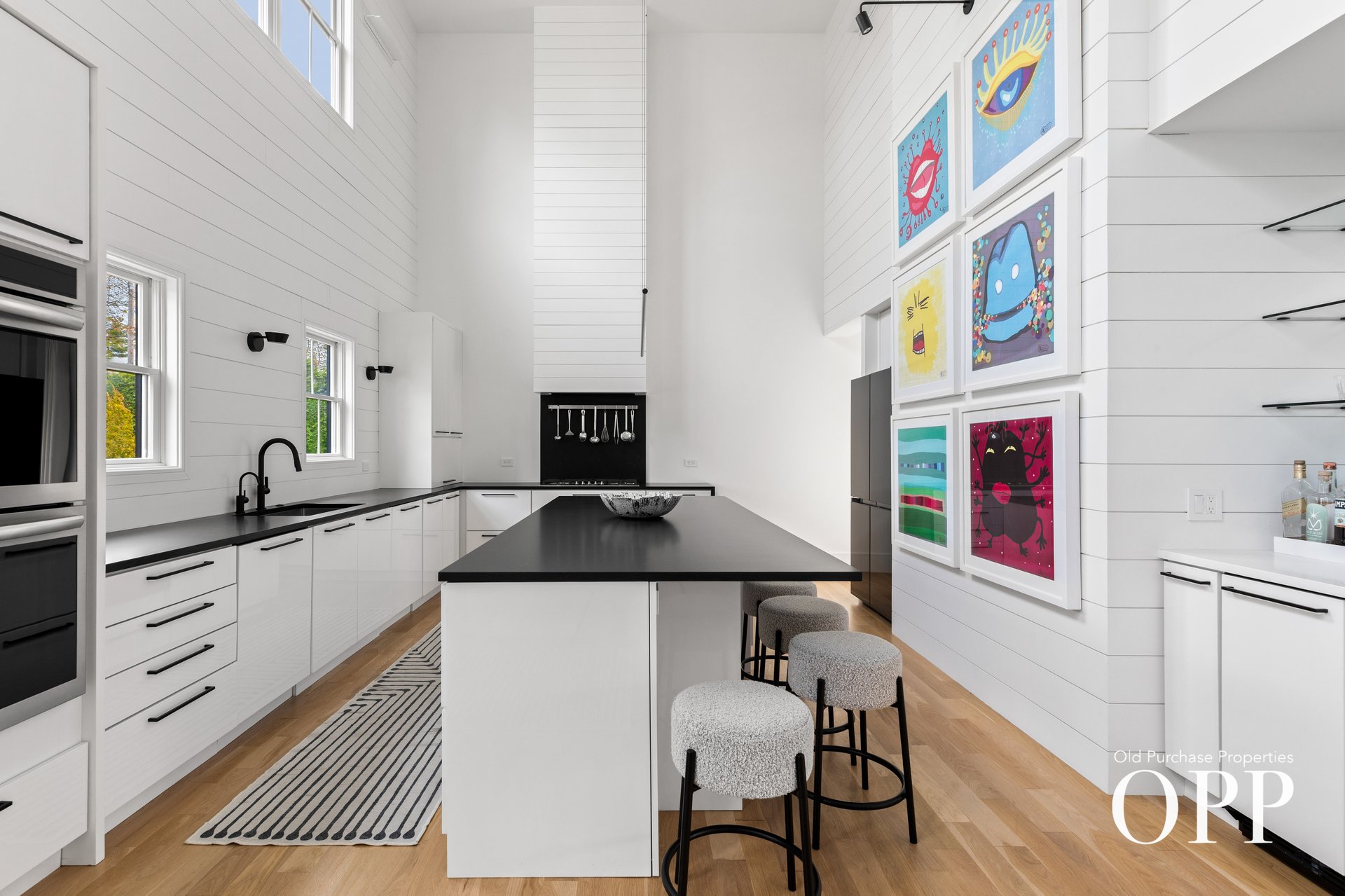 A MODERN SANCTUARY IN AN EXQUISITE LOCATION