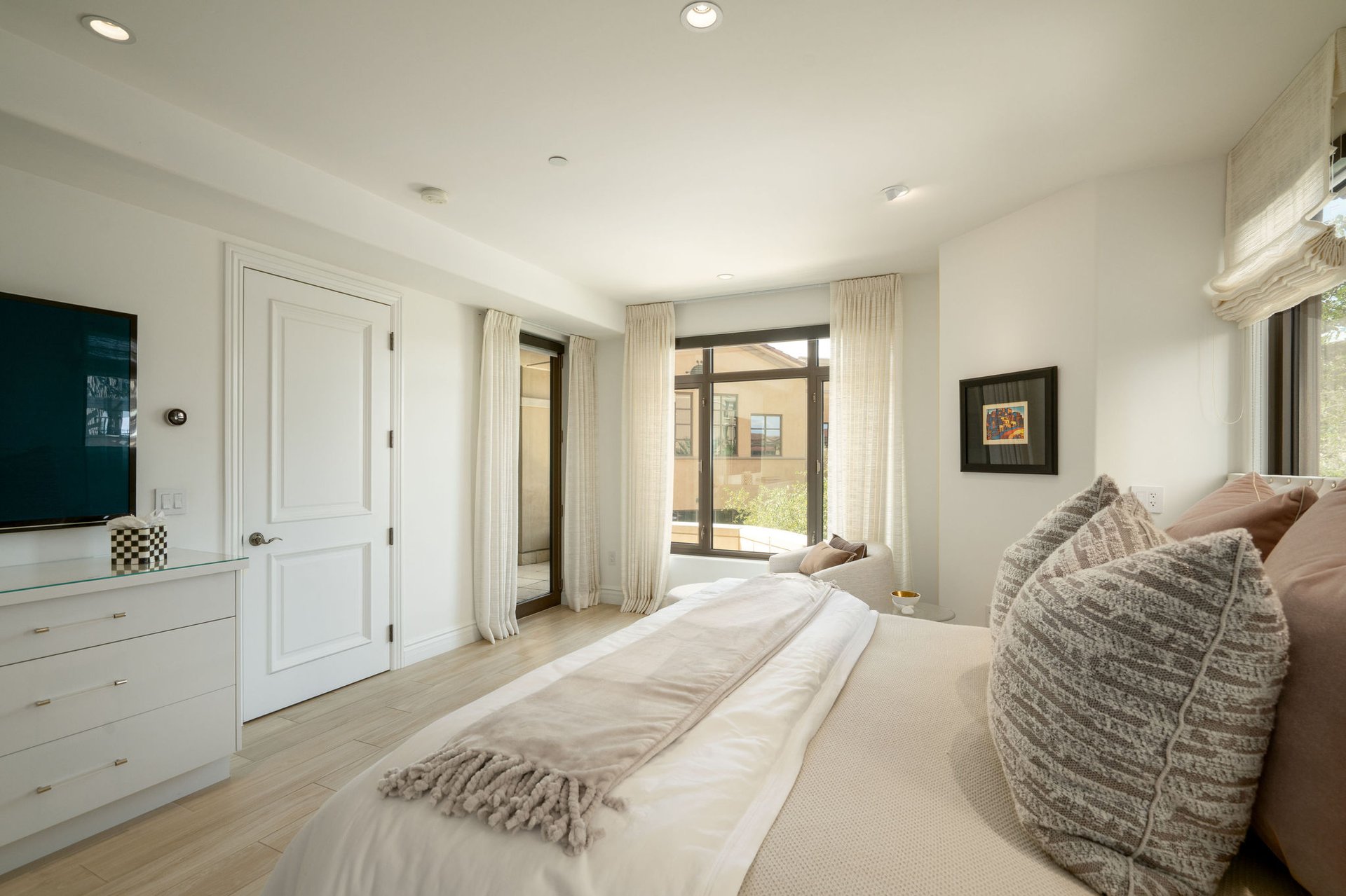 7175 E CAMELBACK Road, 301
