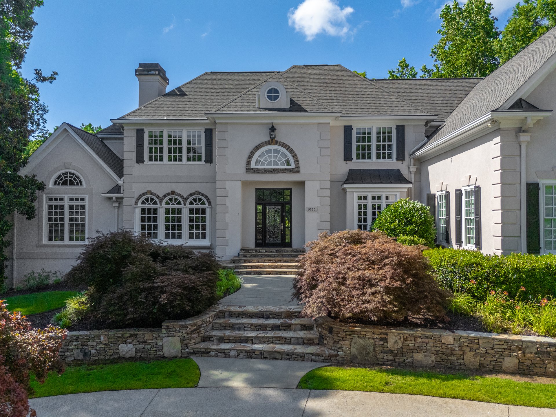 1055 Hedgerose Lane
