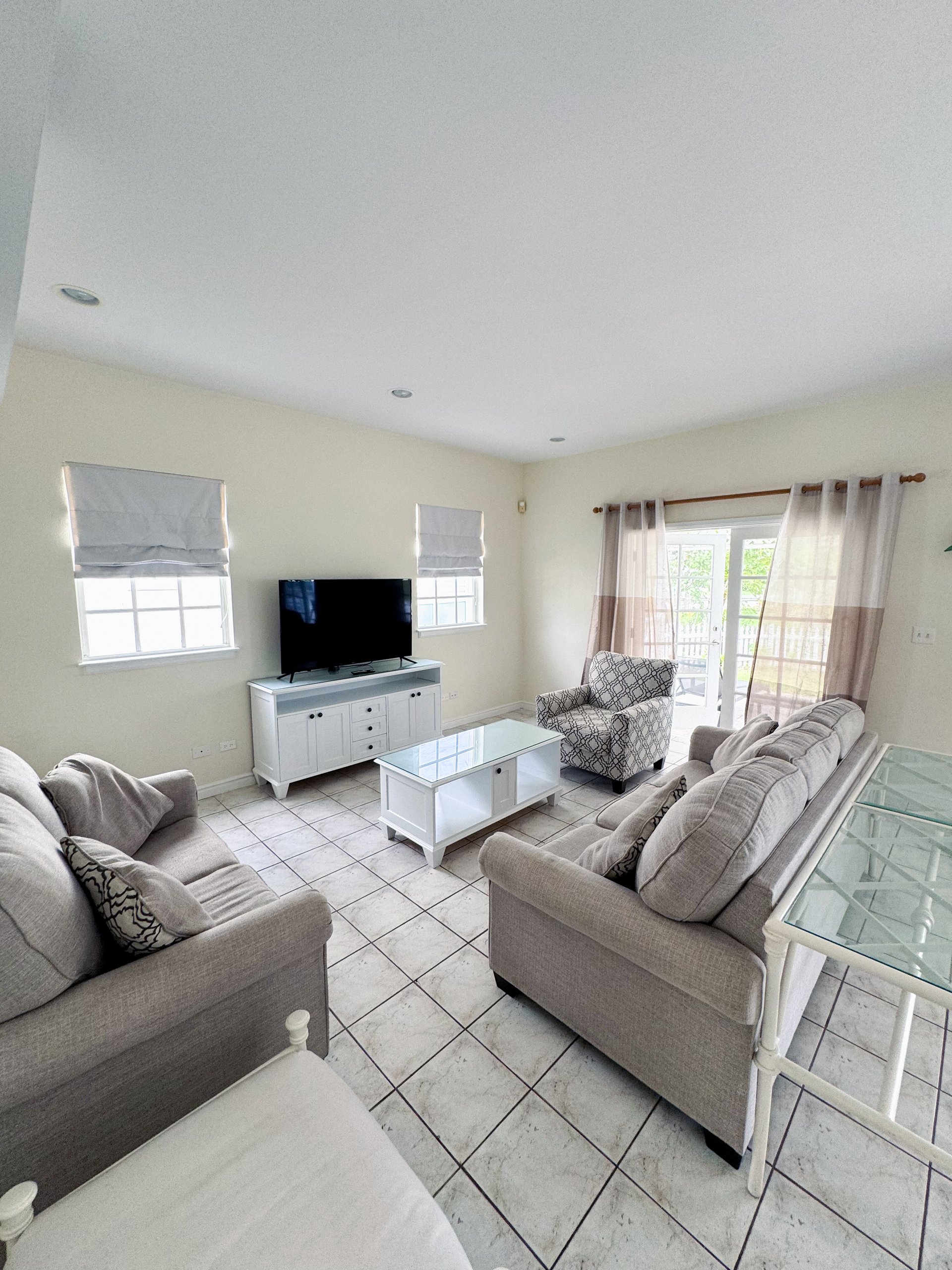 Sandyport | Expansive View Home 