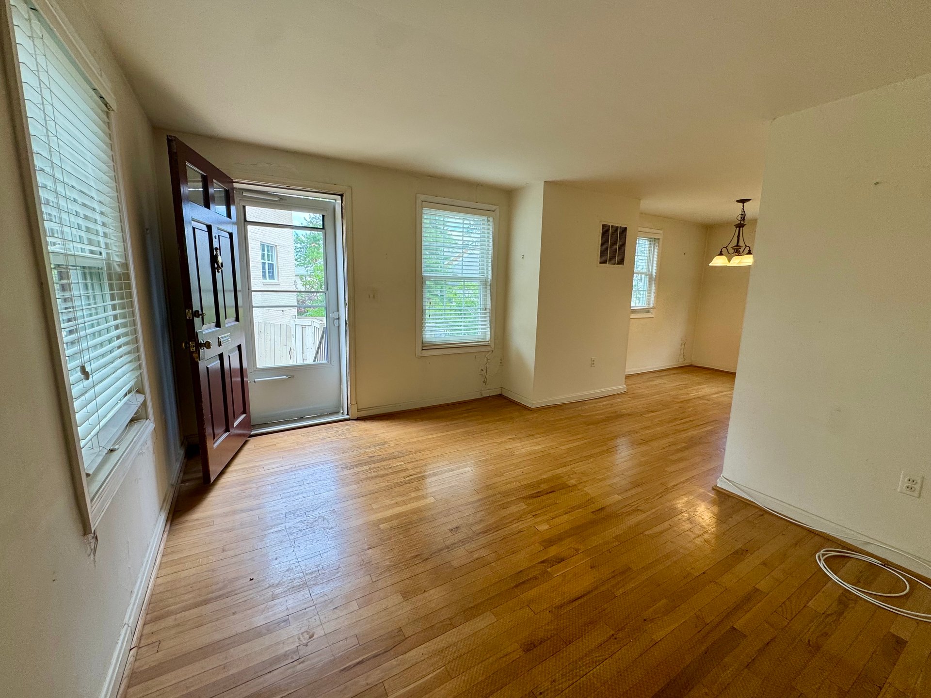Investor Special! 3-Level End Unit w/ Huge Upside in Fairlington Towne