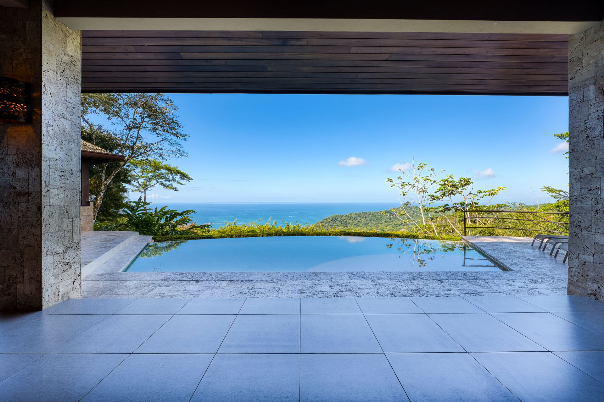 Casa Bambú – LUXURY 5 BEDROOM ESTATE WITH EXCEPTIONAL OCEAN VIEWS