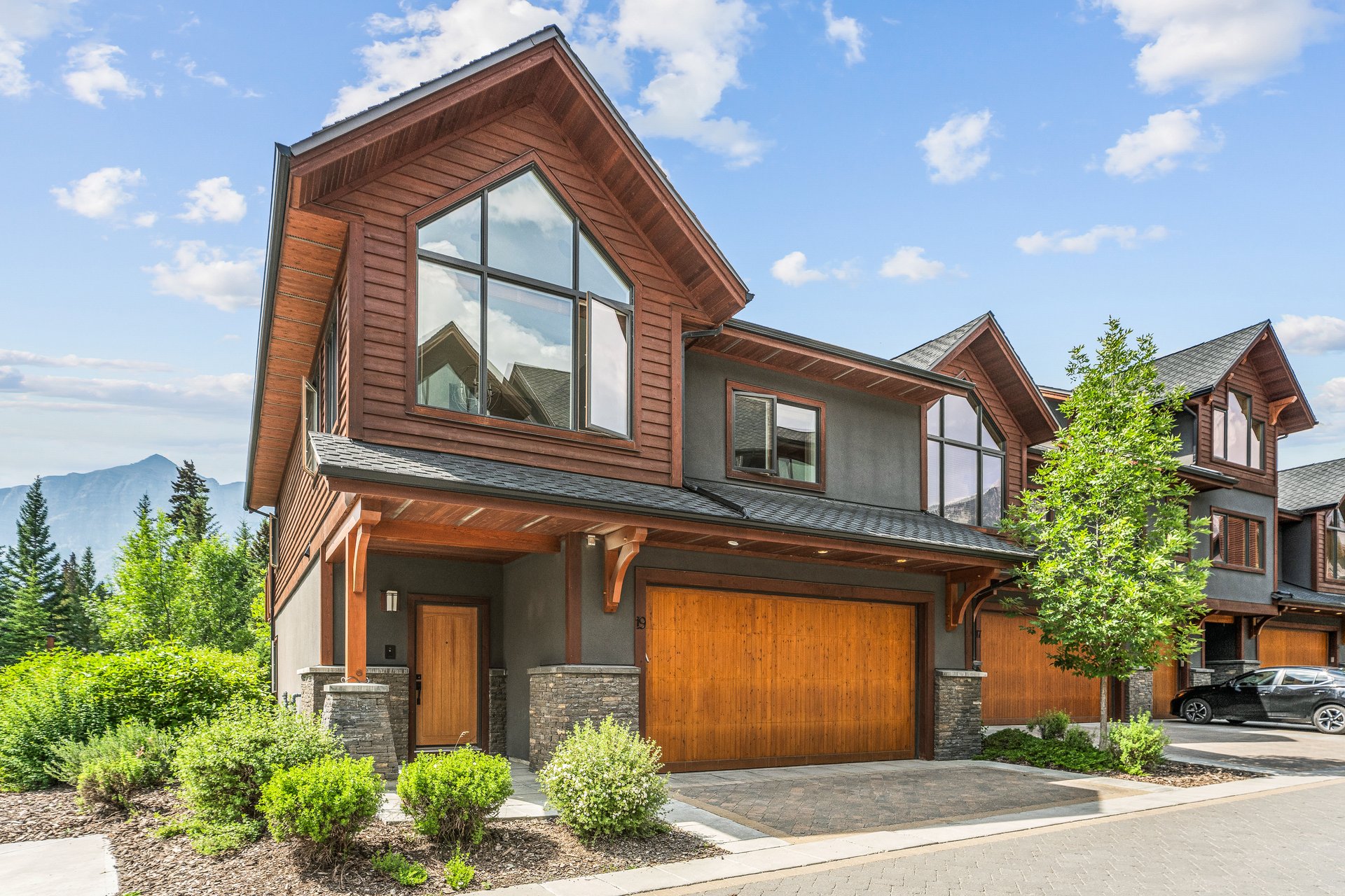 19 Creekside Mews