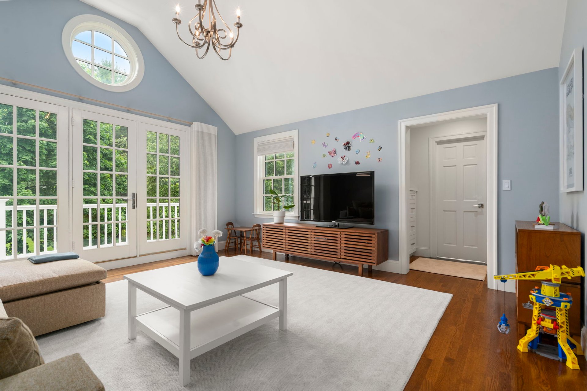12 Pheasant Landing Road, Needham