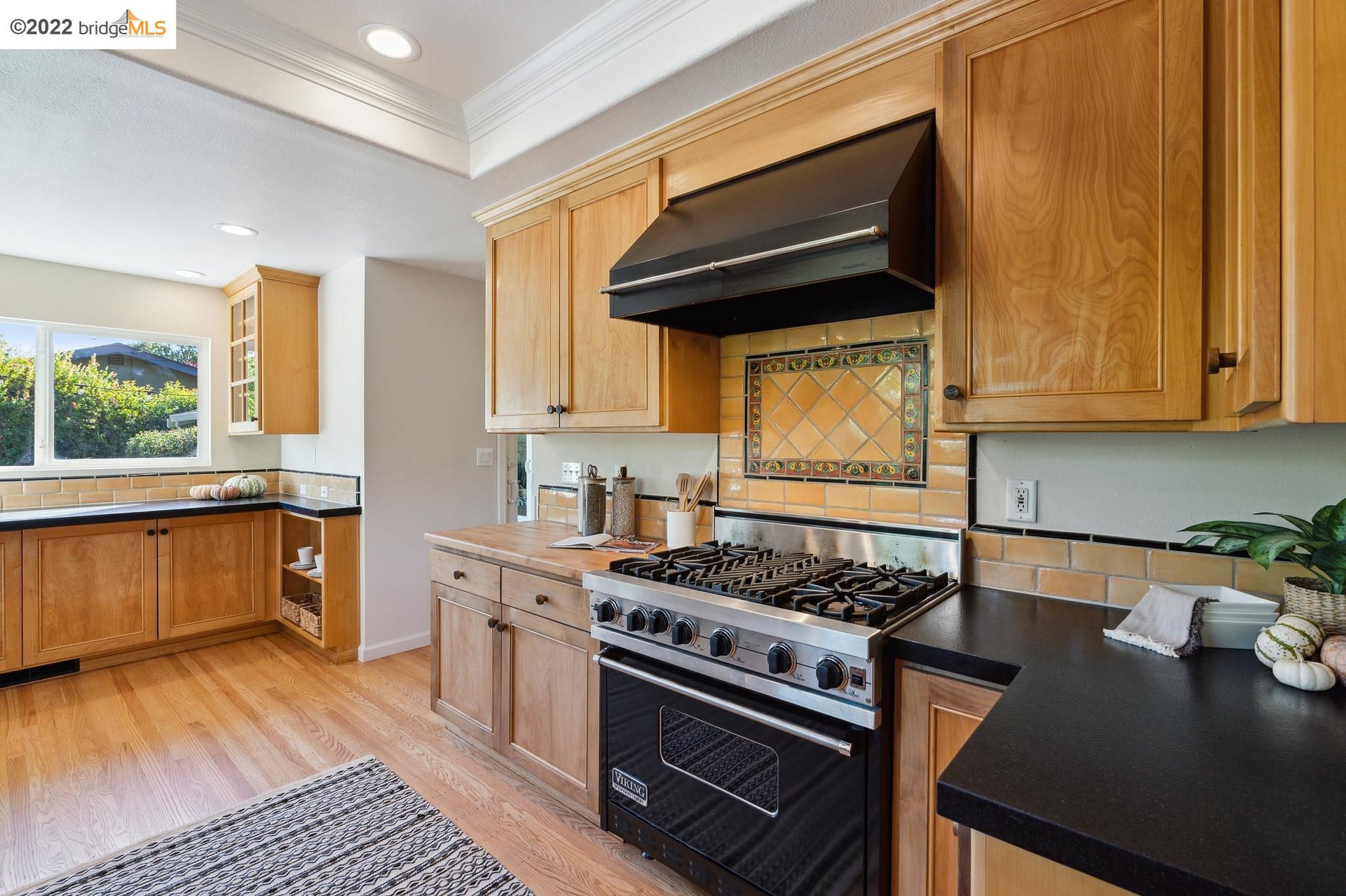 10 Woodside Dr