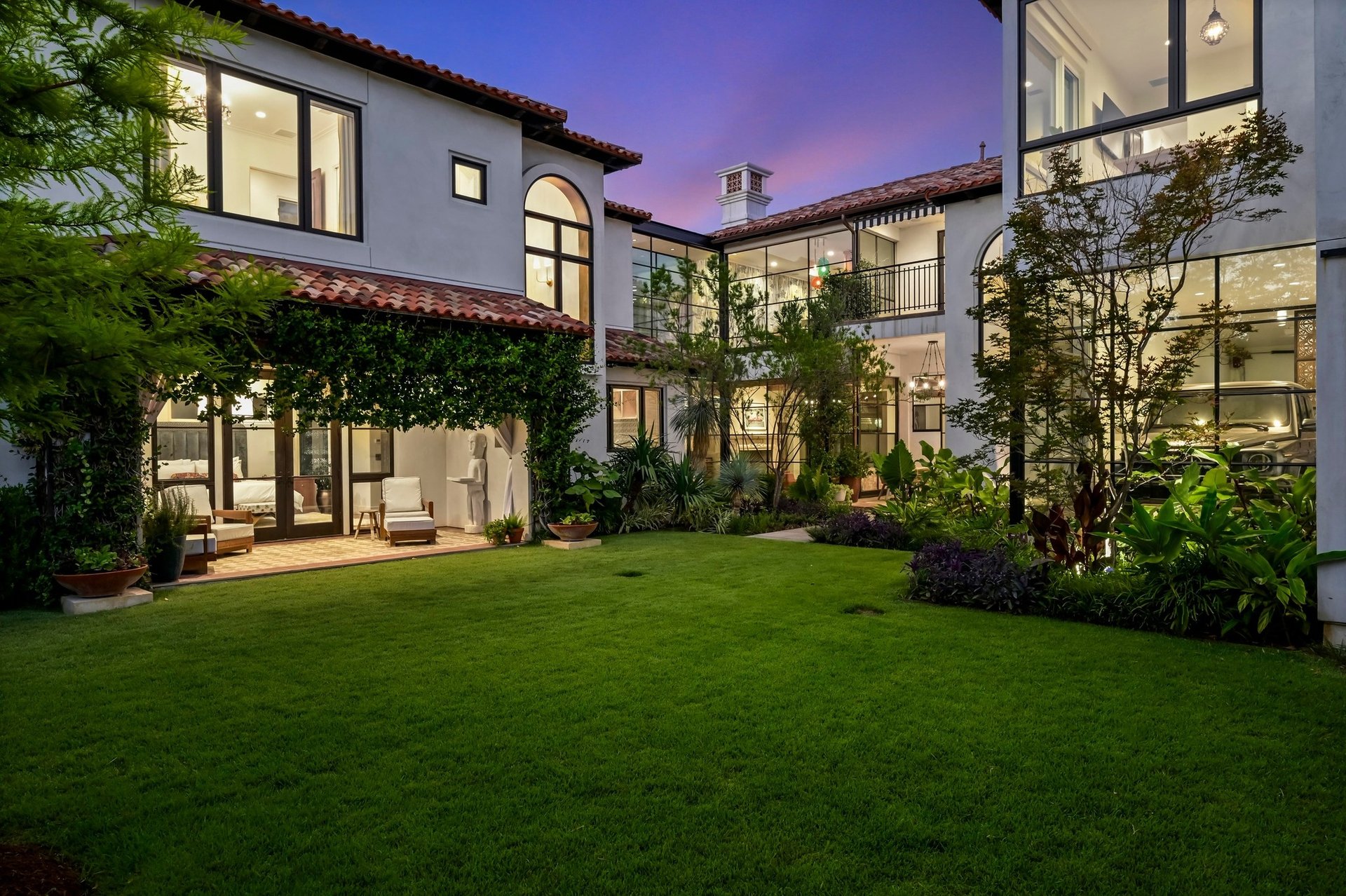 1308 Meriden Lane 