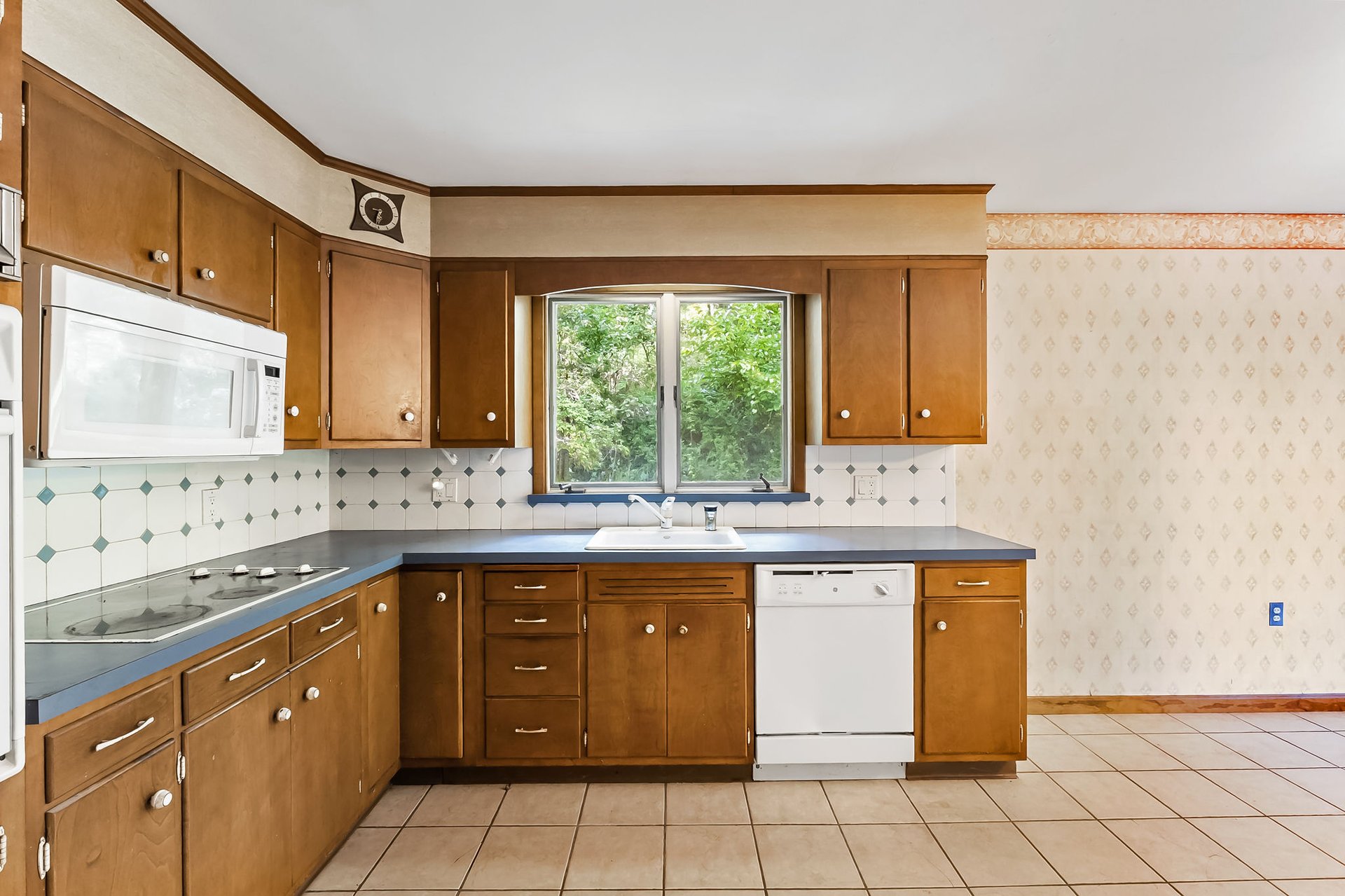 3237 Oakhurst Drive