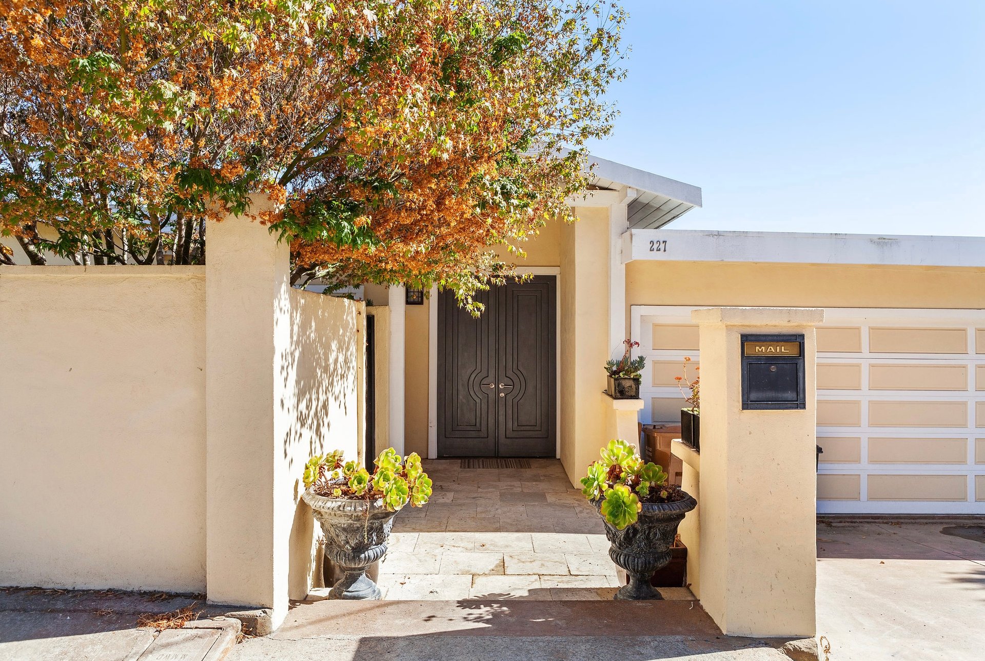 227 Richardson Dr