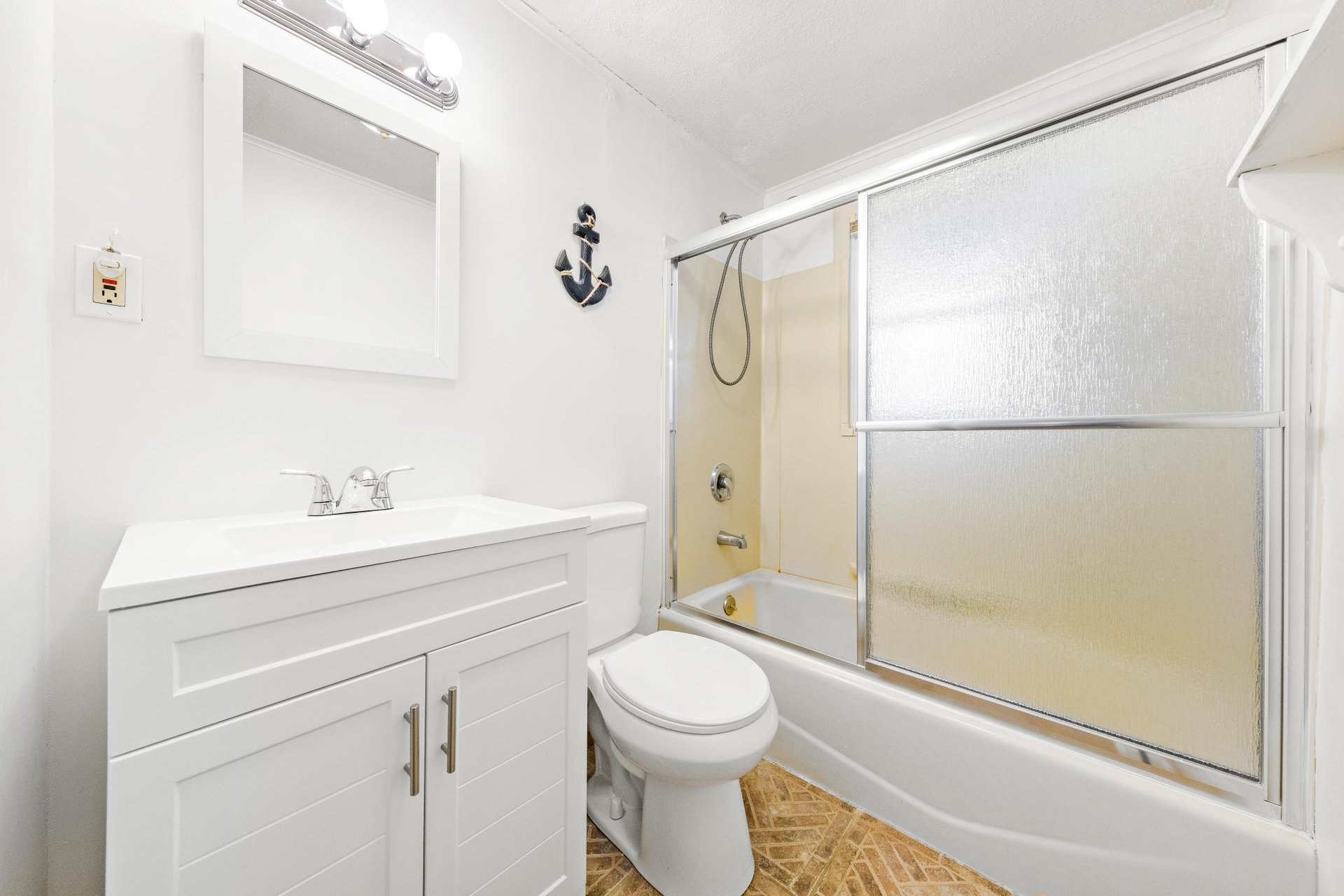 18 E Dupont Ave. (duplex both units), Brant Beach