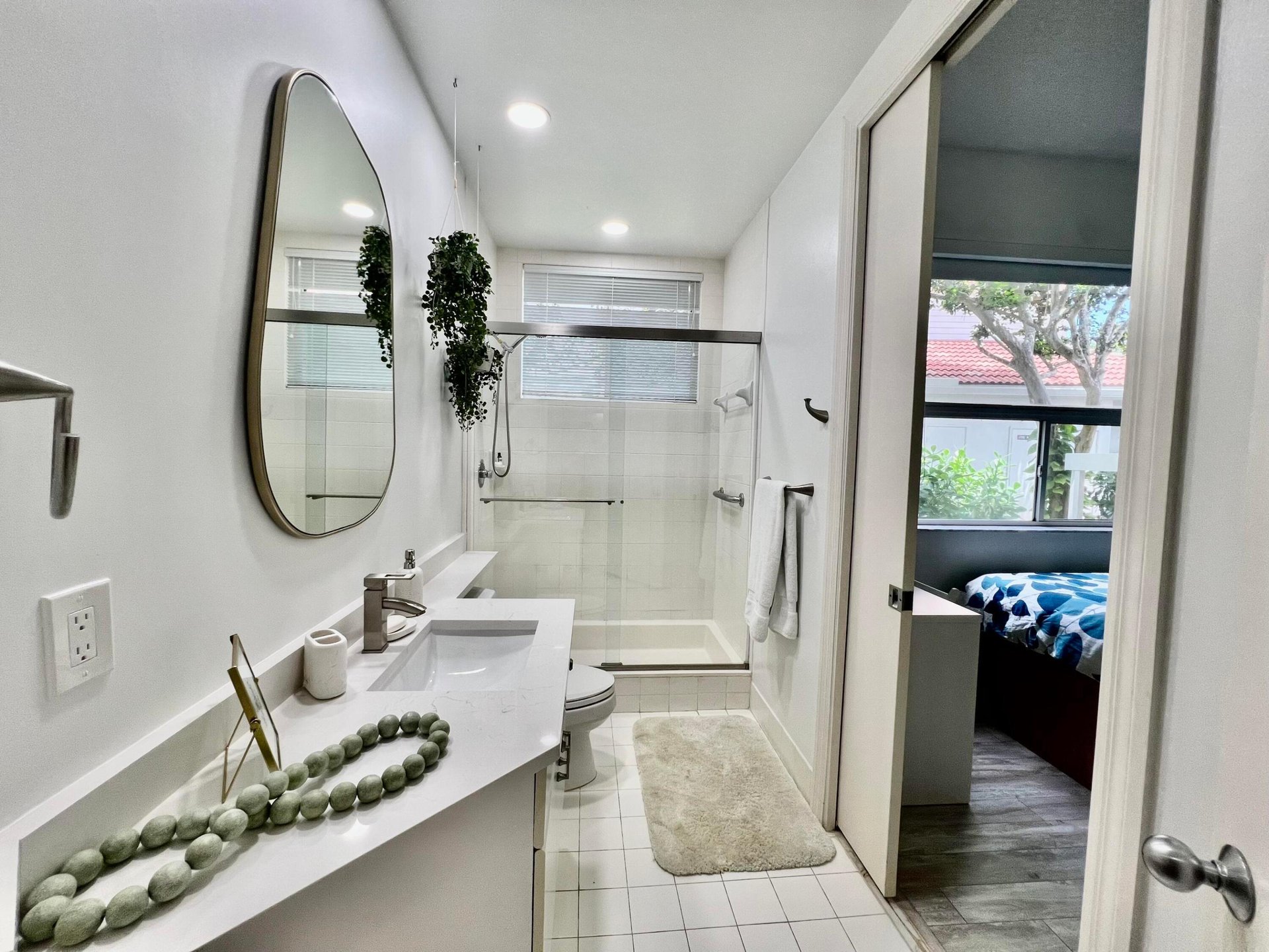 2431 NW 59th St 404