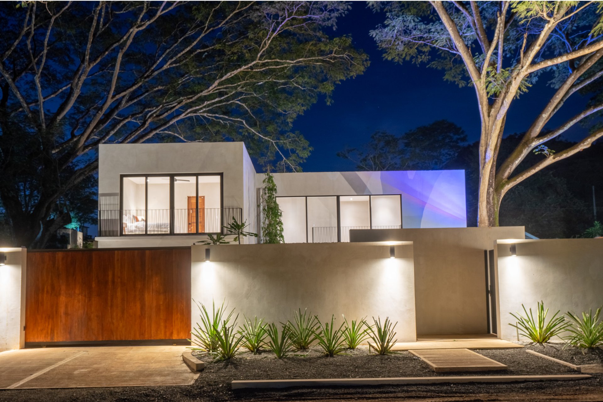 Casa Ko | Tropical Modern 4BR Retreat in Tamarindo with Exclusive Beach Club Membership