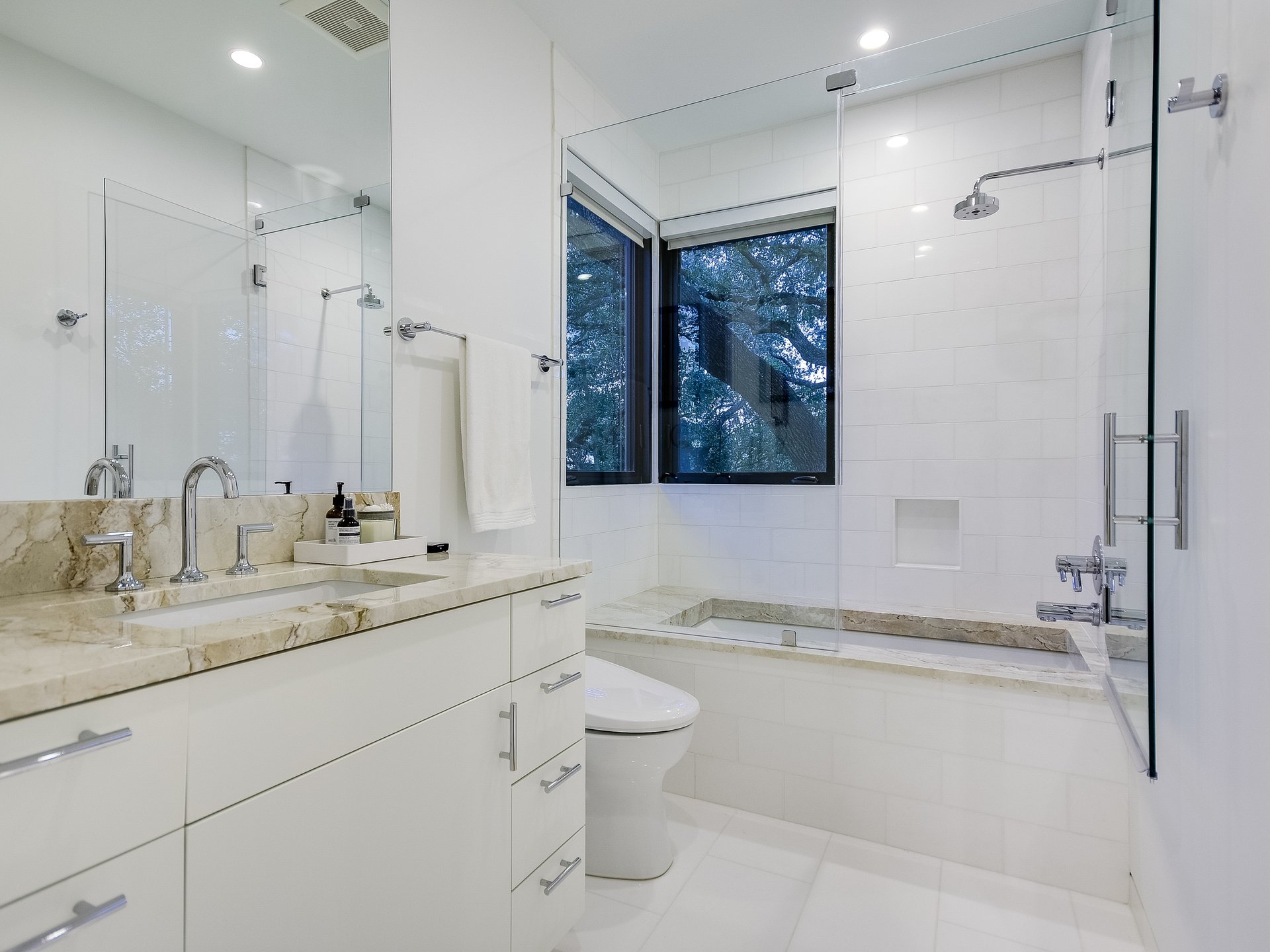 Modern Luxury in Tarrytown