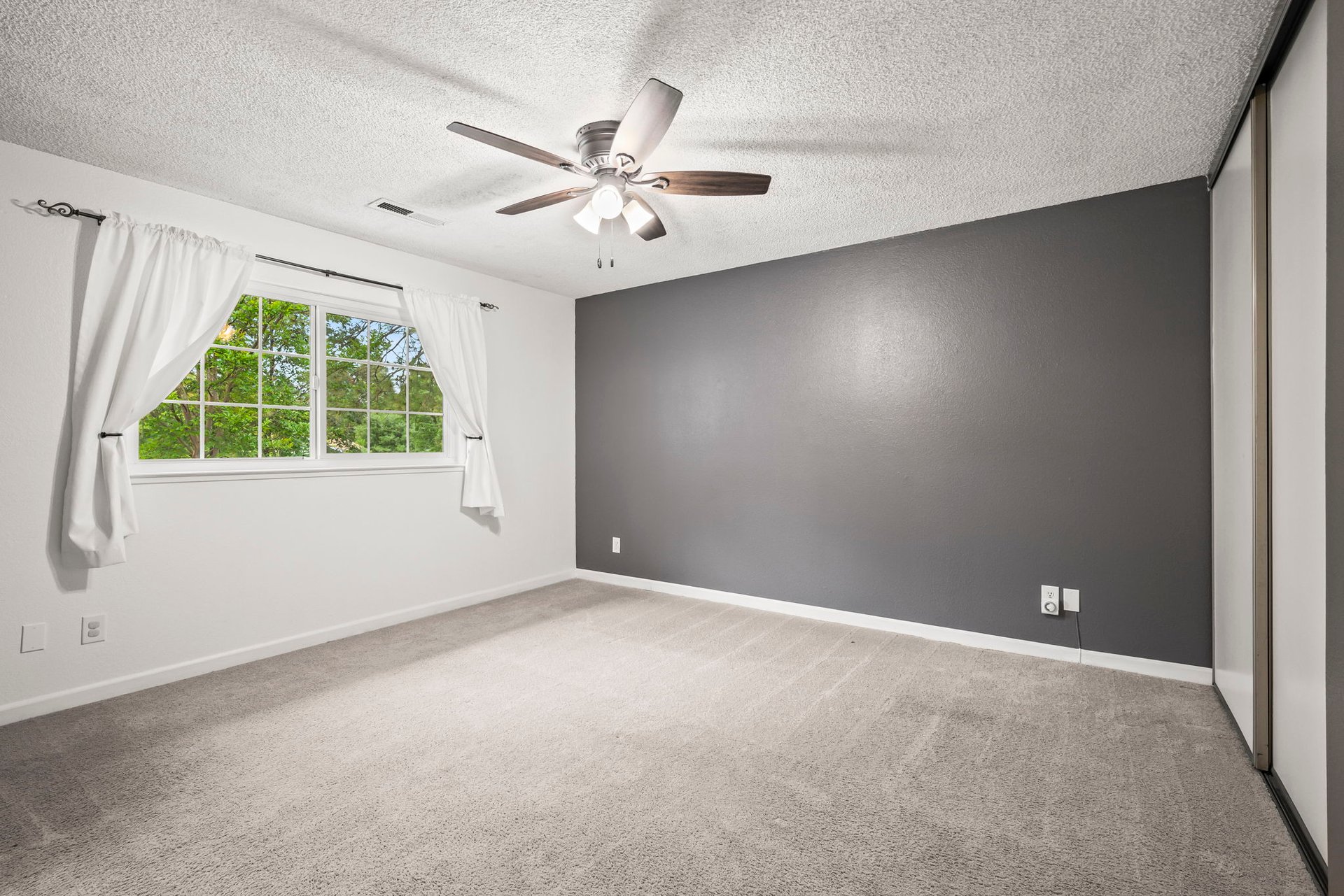 401 Sunlight Dr