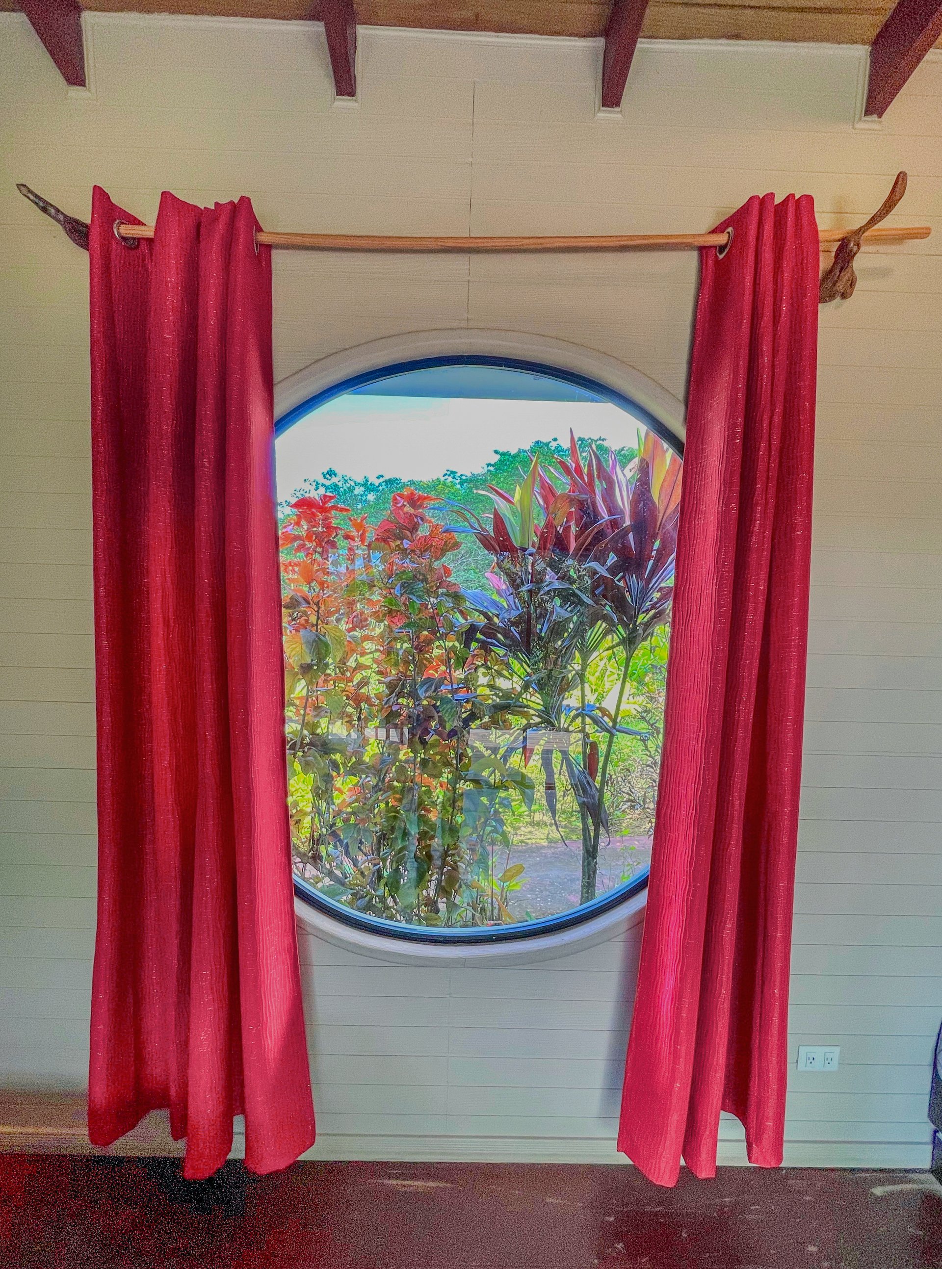 2.24 ACRES – 7 Bedrooms Ocean View Boutique Hotel With Two Pools, 5 Minutes to Uvita, Multiple Rental Options!!