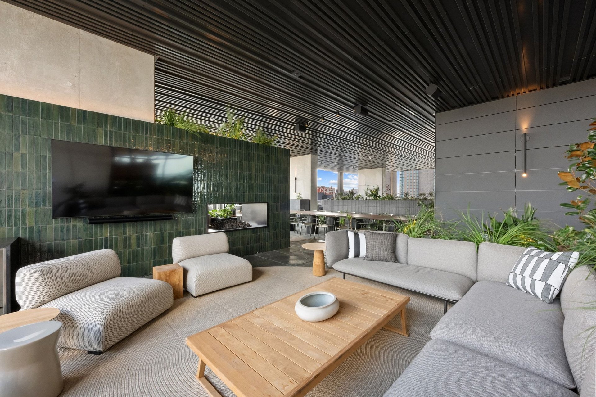 610 Davis Street #3902