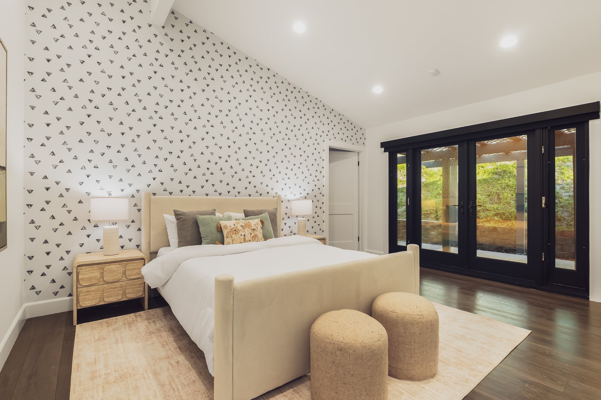 18065 Boris Dr, Encino