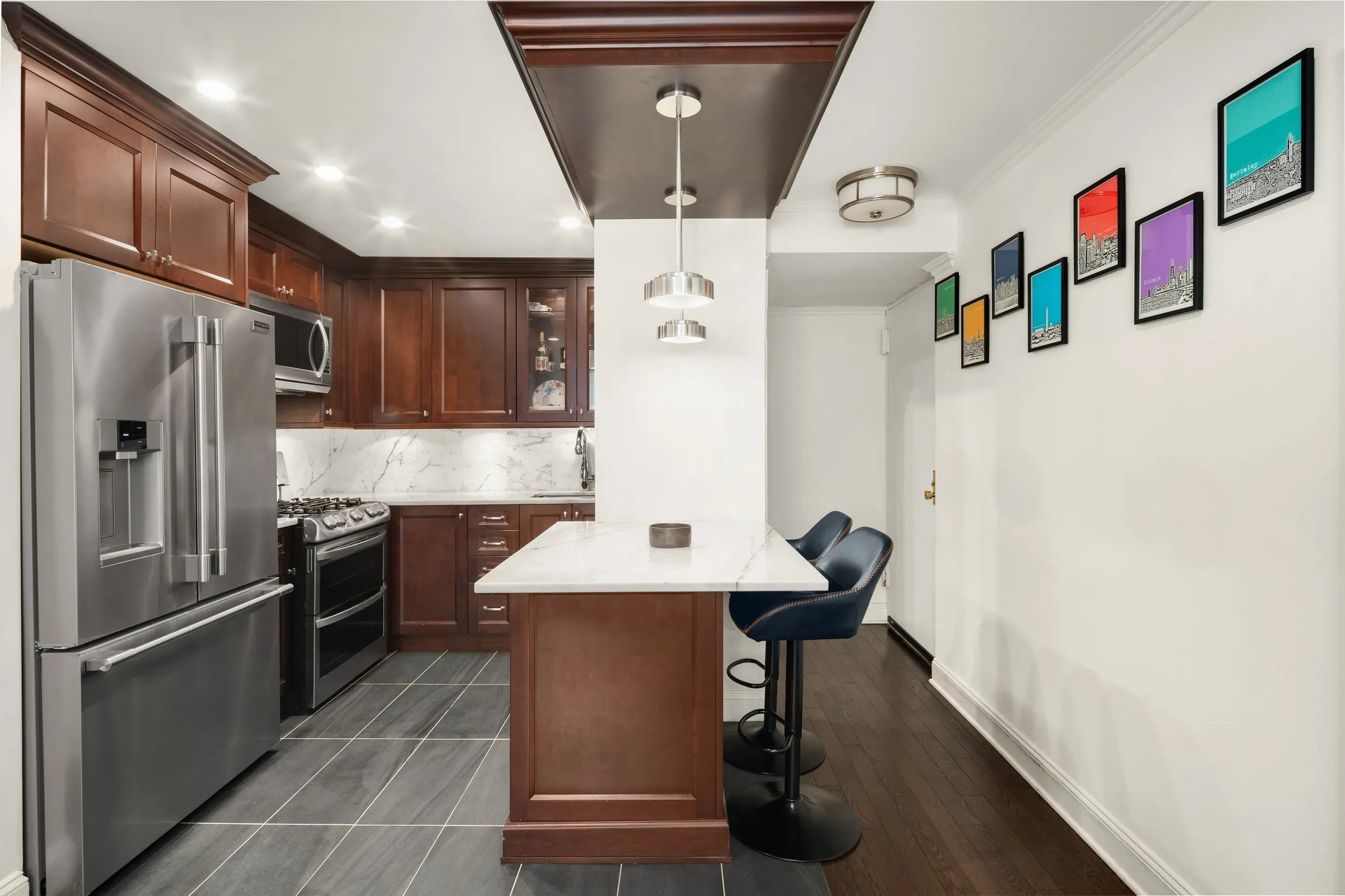 7 E 35TH St #4E