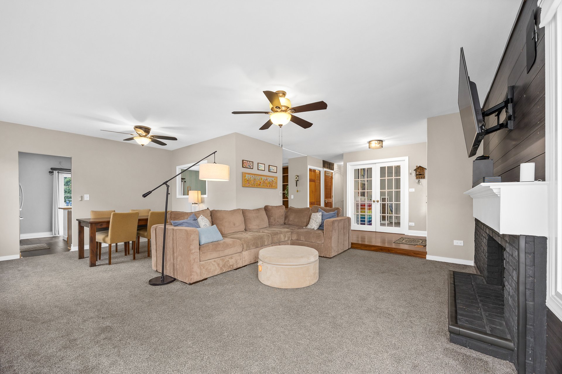 230 Plymouth Ln 