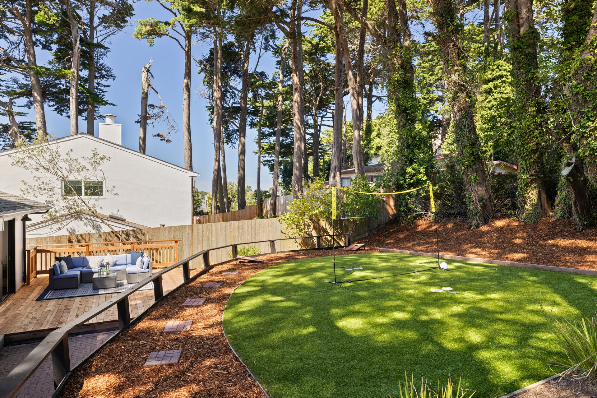 207 Beverly Pl